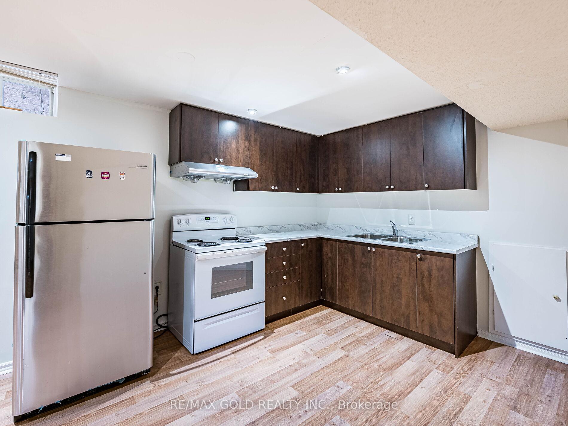 Photo 25 of 105 Woodhaven Drive, Brampton, Fletcher's Meadow — HOMEH