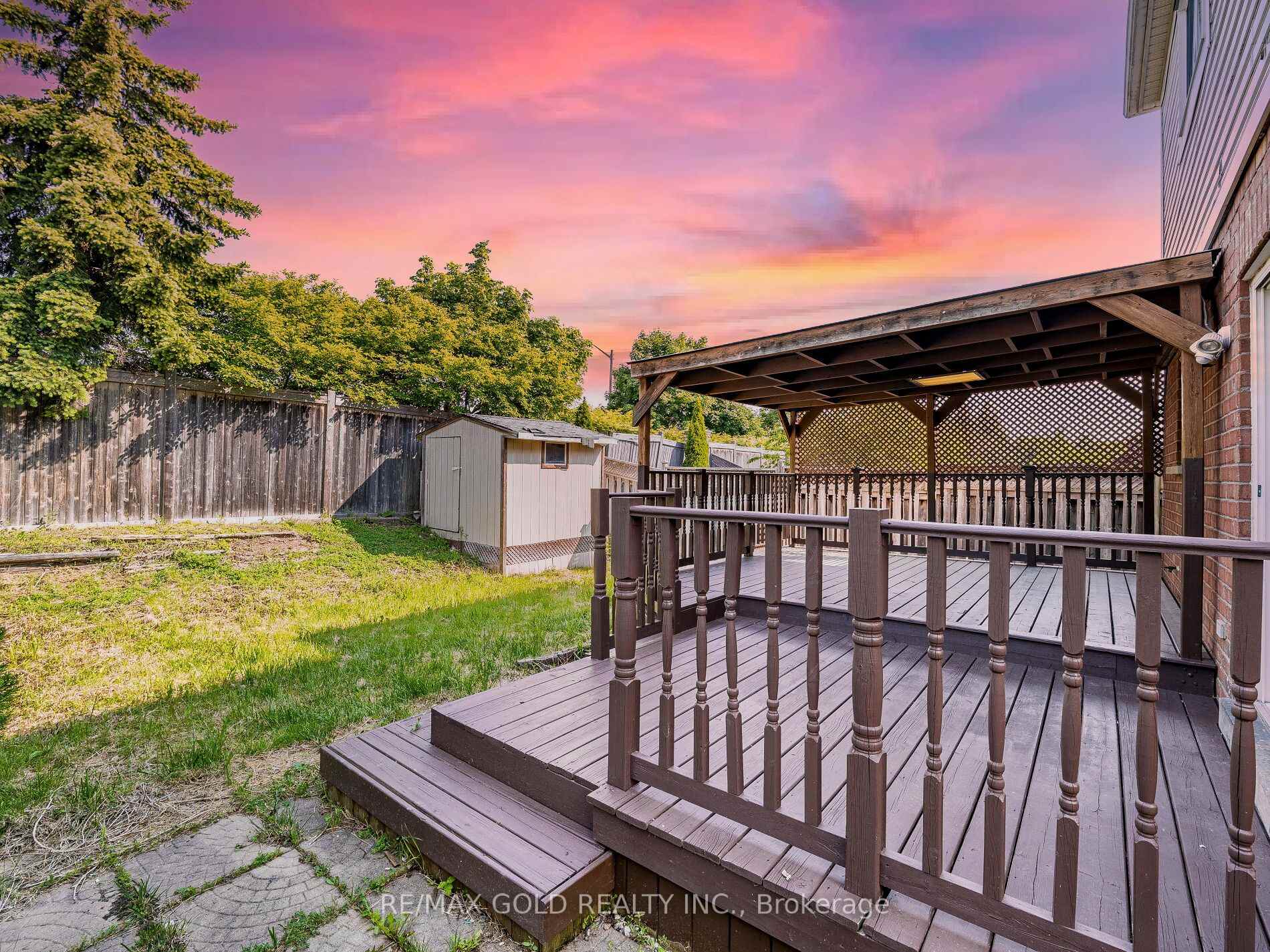 Photo 30 of 105 Woodhaven Drive, Brampton, Fletcher's Meadow — HOMEH