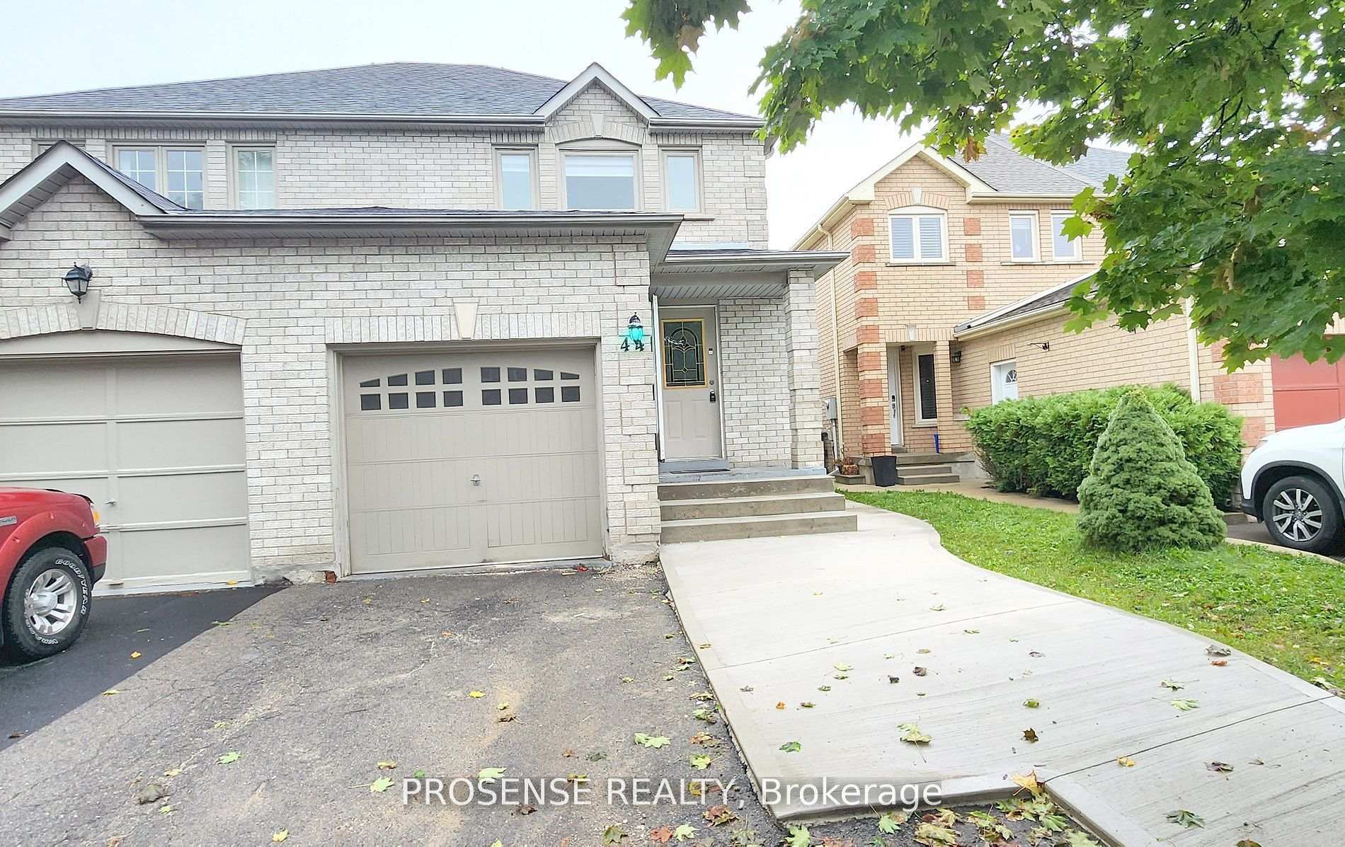 Photo 4 of 44 Carrie Crescent E, Brampton, Fletcher's West — HOMEH