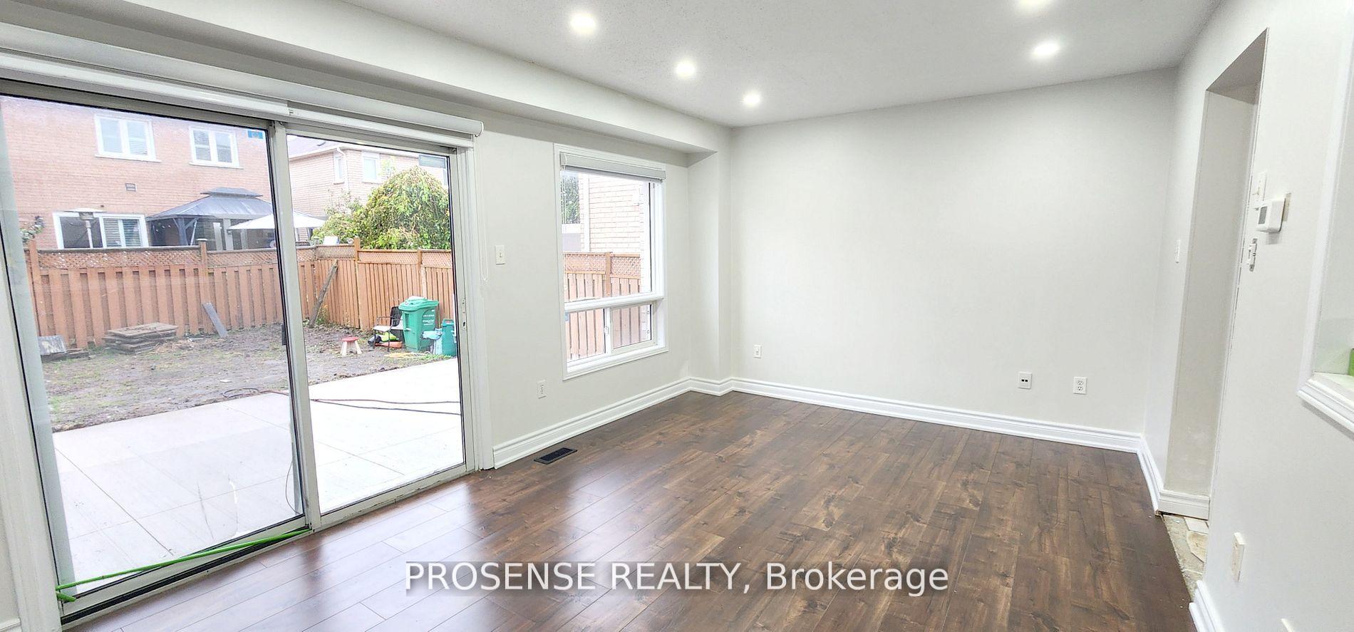 Photo 10 of 44 Carrie Crescent E, Brampton, Fletcher's West — HOMEH