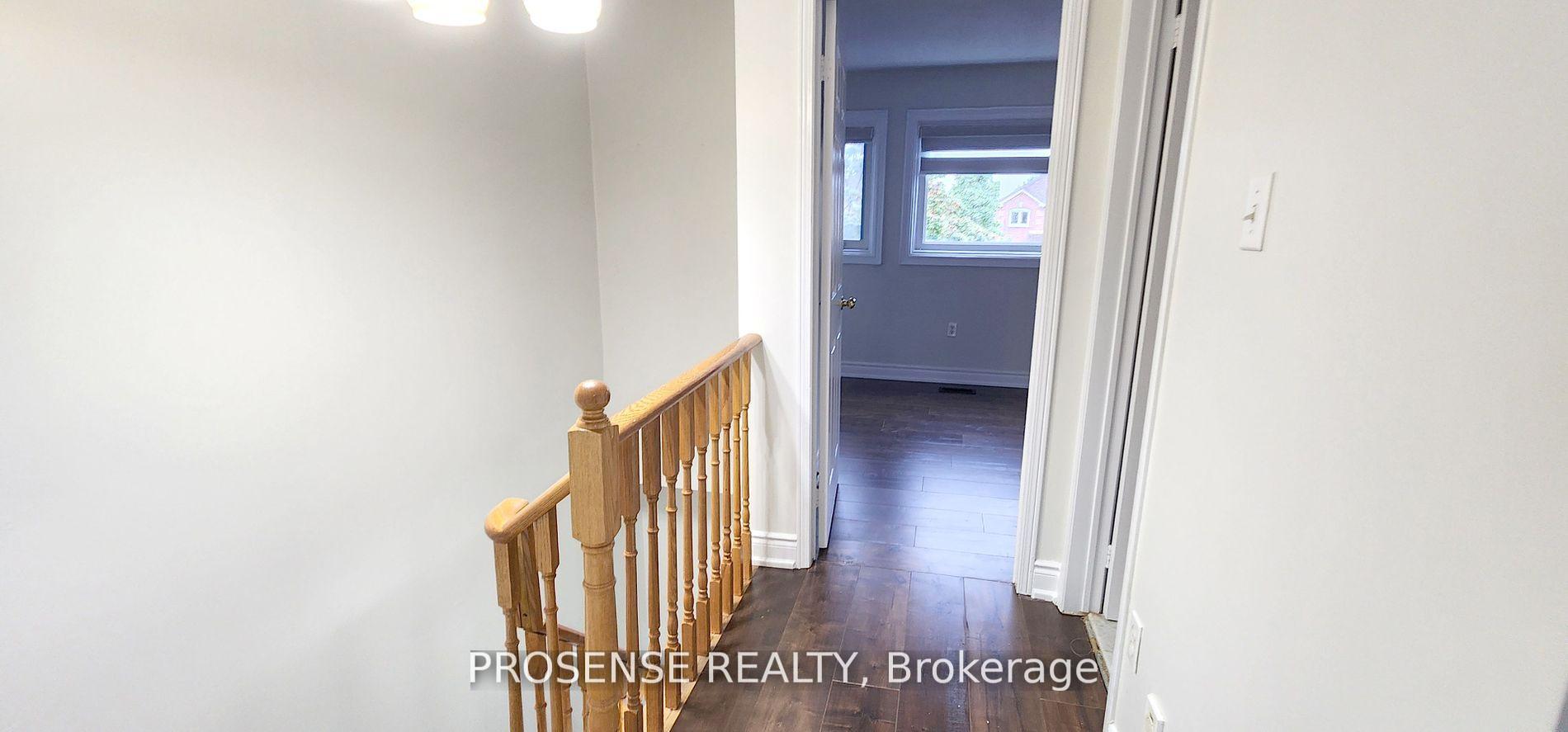 Photo 14 of 44 Carrie Crescent E, Brampton, Fletcher's West — HOMEH