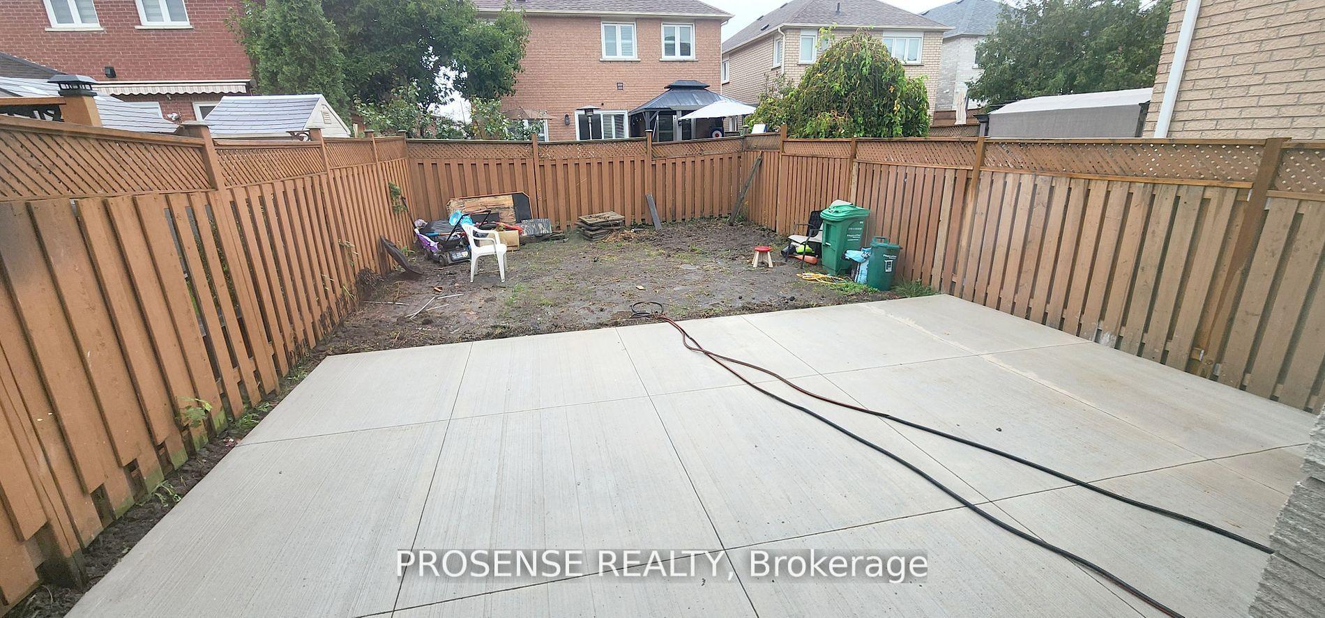 Photo 24 of 44 Carrie Crescent E, Brampton, Fletcher's West — HOMEH