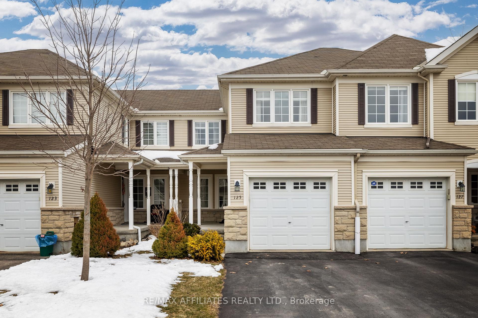 Photo 2 of 125 Osnabrook Private, Ottawa, Barrhaven - Stonebridge — HOMEH