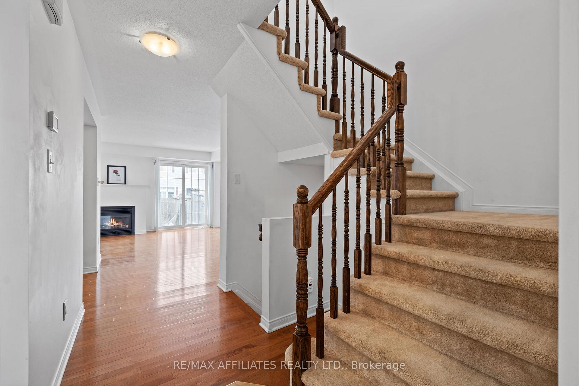 Photo 6 of 125 Osnabrook Private, Ottawa, Barrhaven - Stonebridge — HOMEH