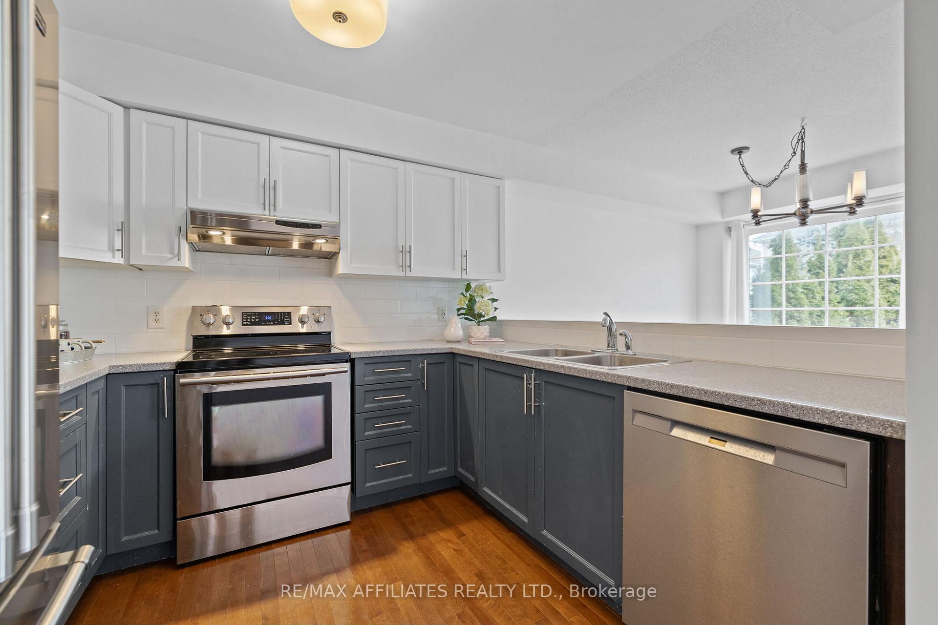 Photo 8 of 125 Osnabrook Private, Ottawa, Barrhaven - Stonebridge — HOMEH
