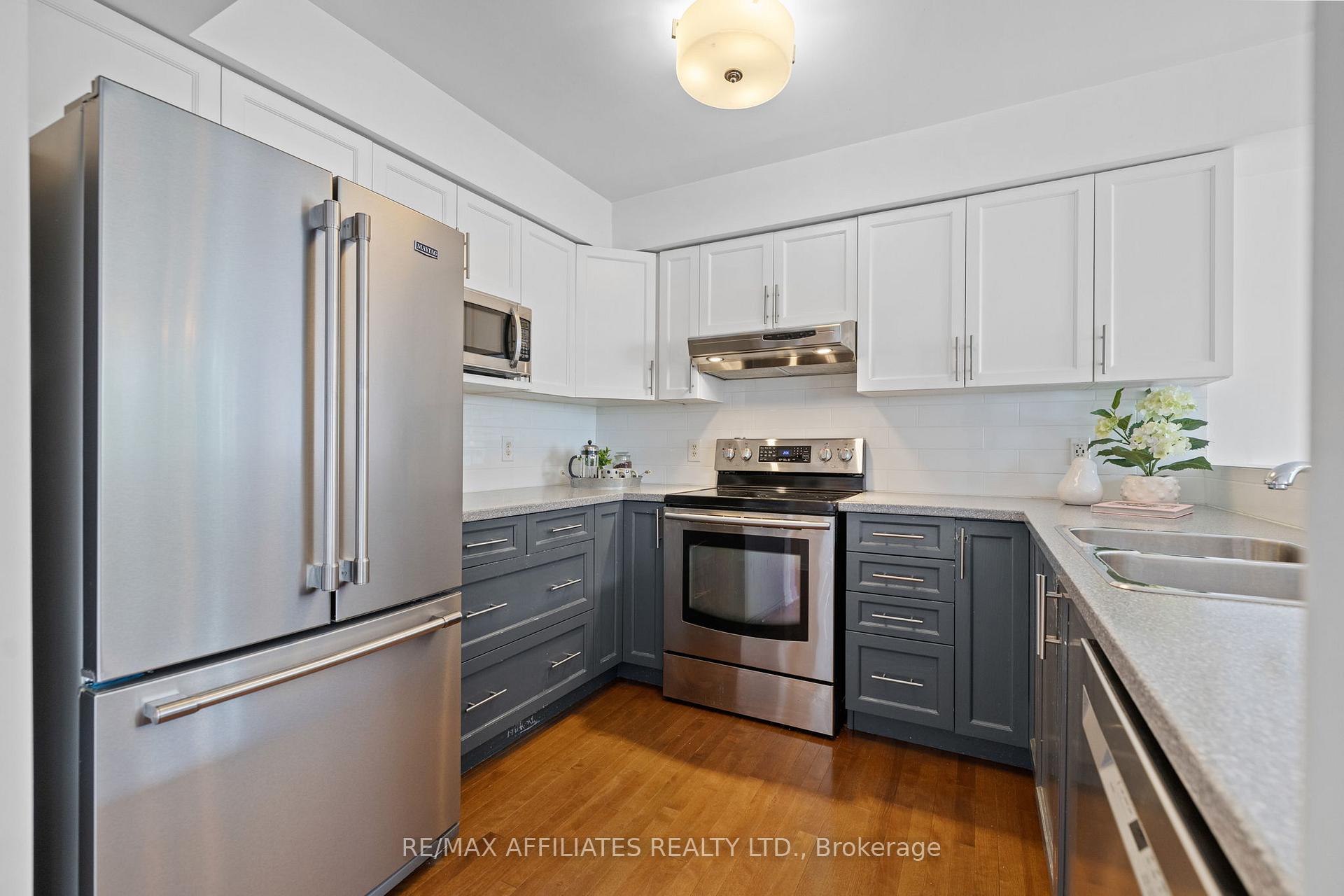 Photo 10 of 125 Osnabrook Private, Ottawa, Barrhaven - Stonebridge — HOMEH