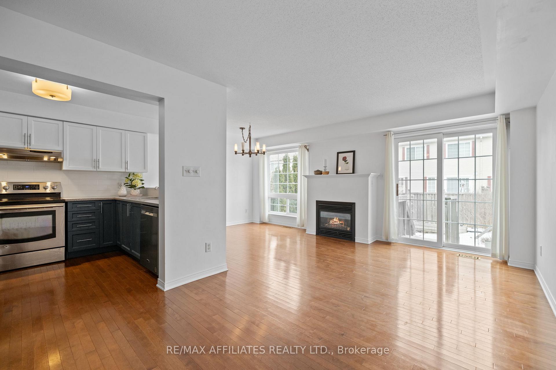 Photo 11 of 125 Osnabrook Private, Ottawa, Barrhaven - Stonebridge — HOMEH