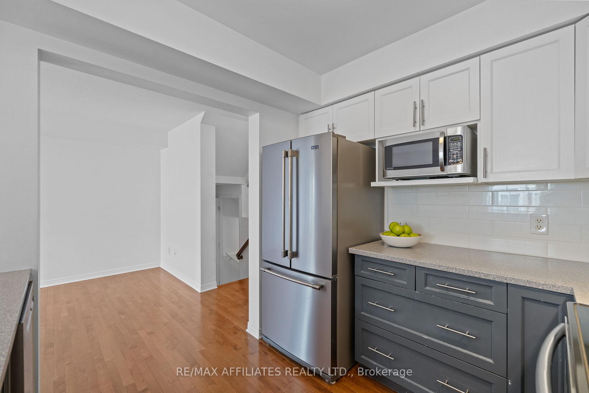 Photo 12 of 125 Osnabrook Private, Ottawa, Barrhaven - Stonebridge — HOMEH