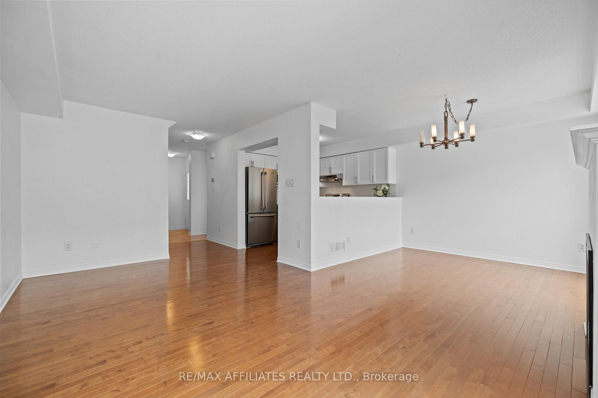Photo 13 of 125 Osnabrook Private, Ottawa, Barrhaven - Stonebridge — HOMEH