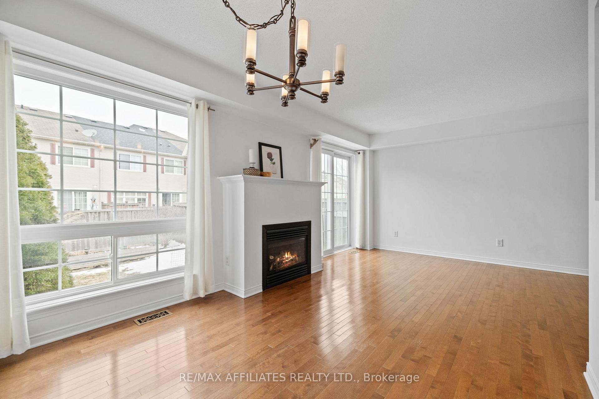 Photo 15 of 125 Osnabrook Private, Ottawa, Barrhaven - Stonebridge — HOMEH
