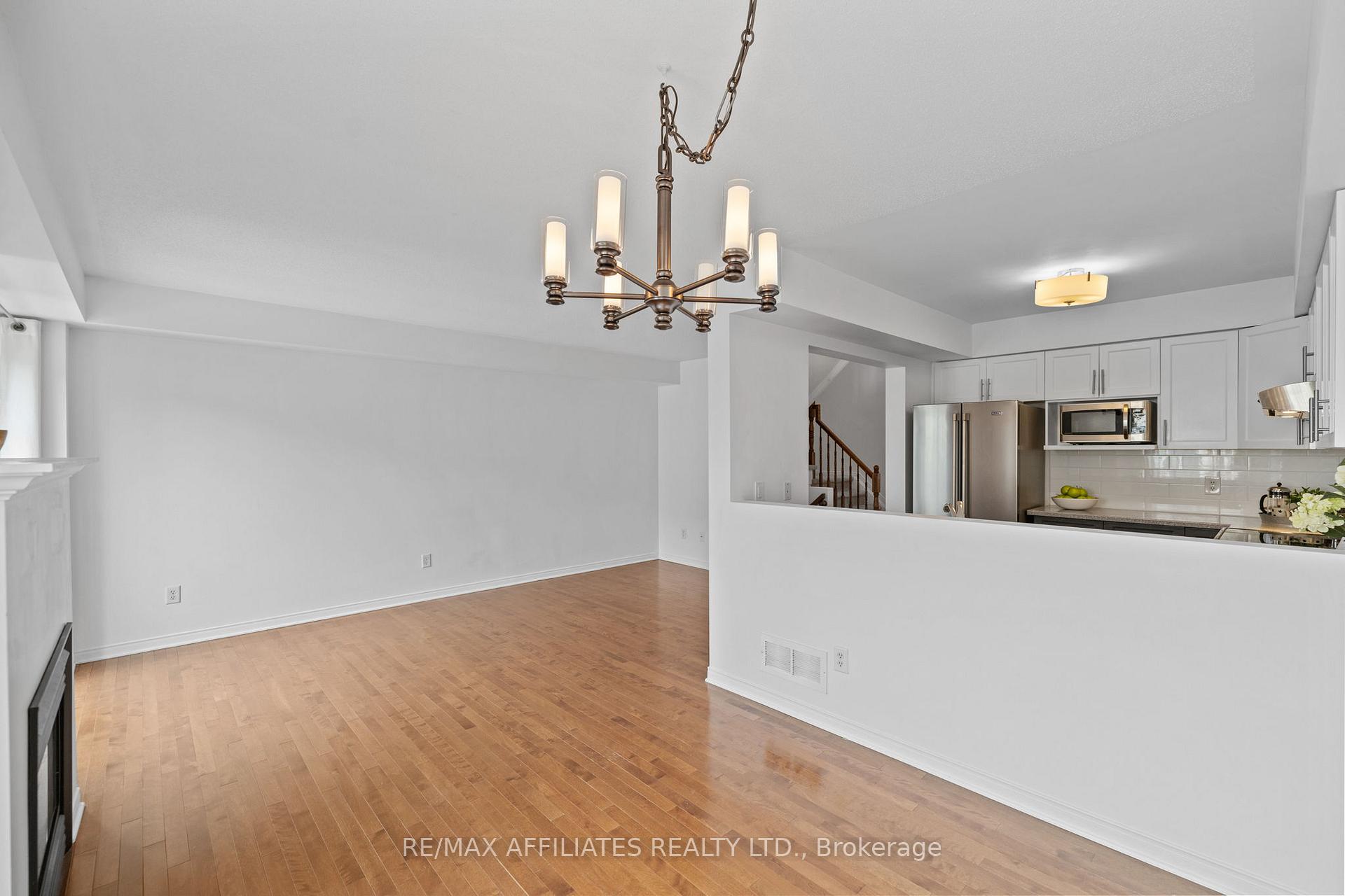 Photo 16 of 125 Osnabrook Private, Ottawa, Barrhaven - Stonebridge — HOMEH