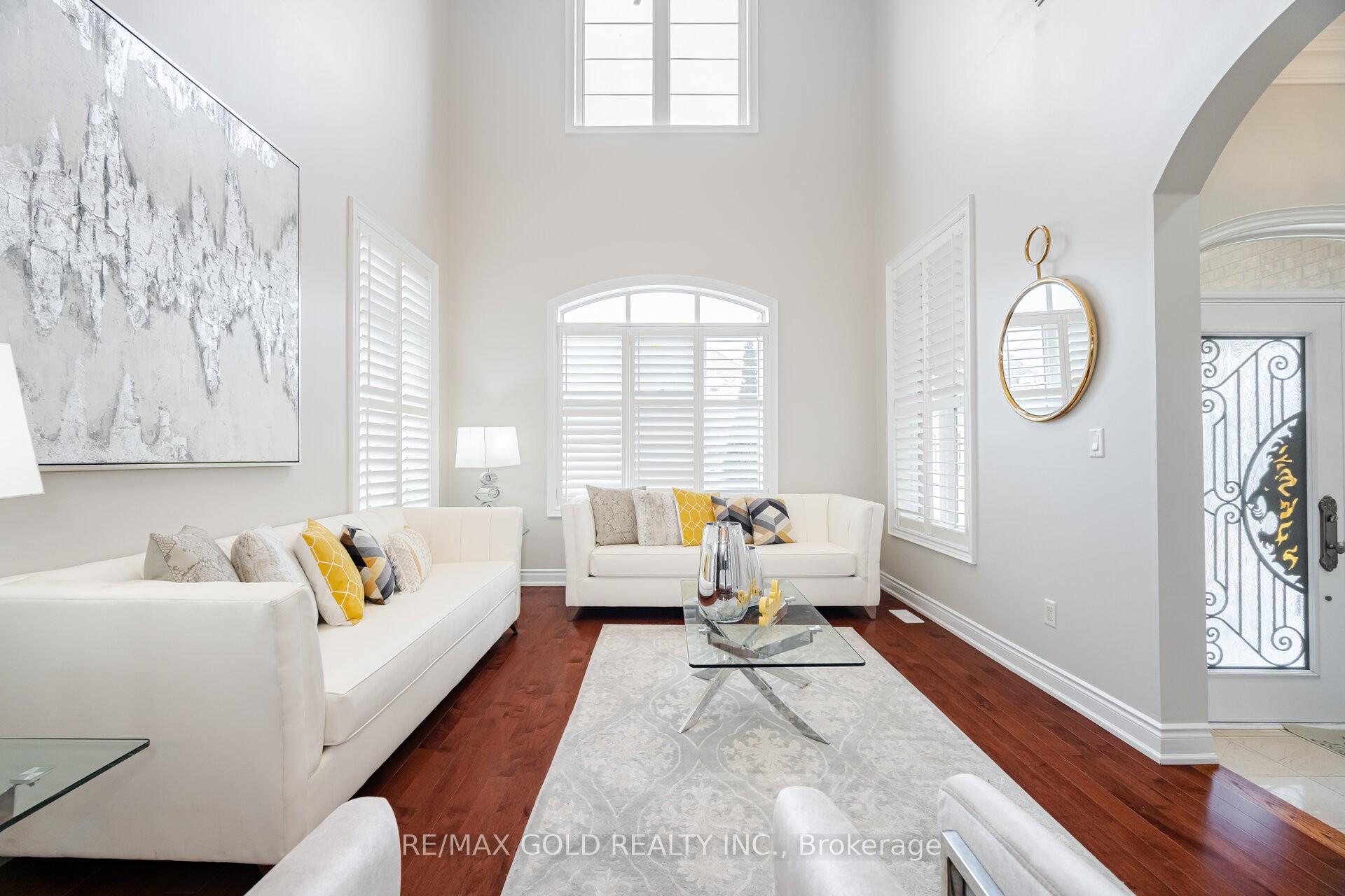 Photo 2 of 40 Vespahills Crescent, Brampton, Bram East — HOMEH