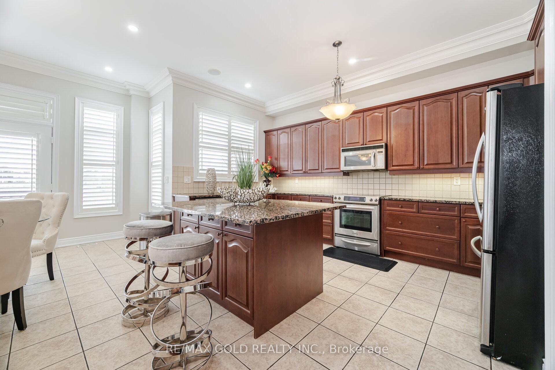 Photo 30 of 40 Vespahills Crescent, Brampton, Bram East — HOMEH