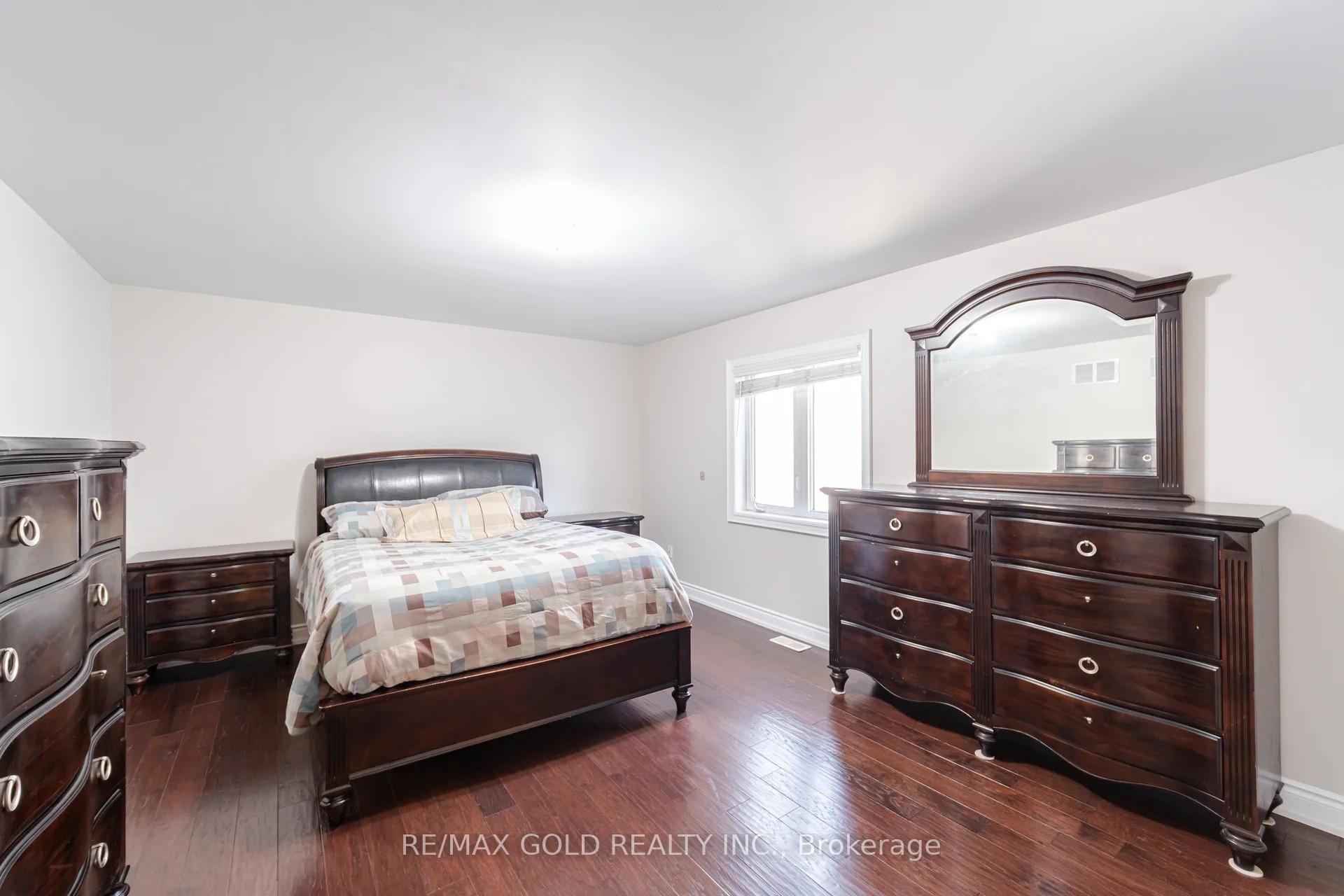 Photo 16 of 40 Vespahills Crescent, Brampton, Bram East — HOMEH