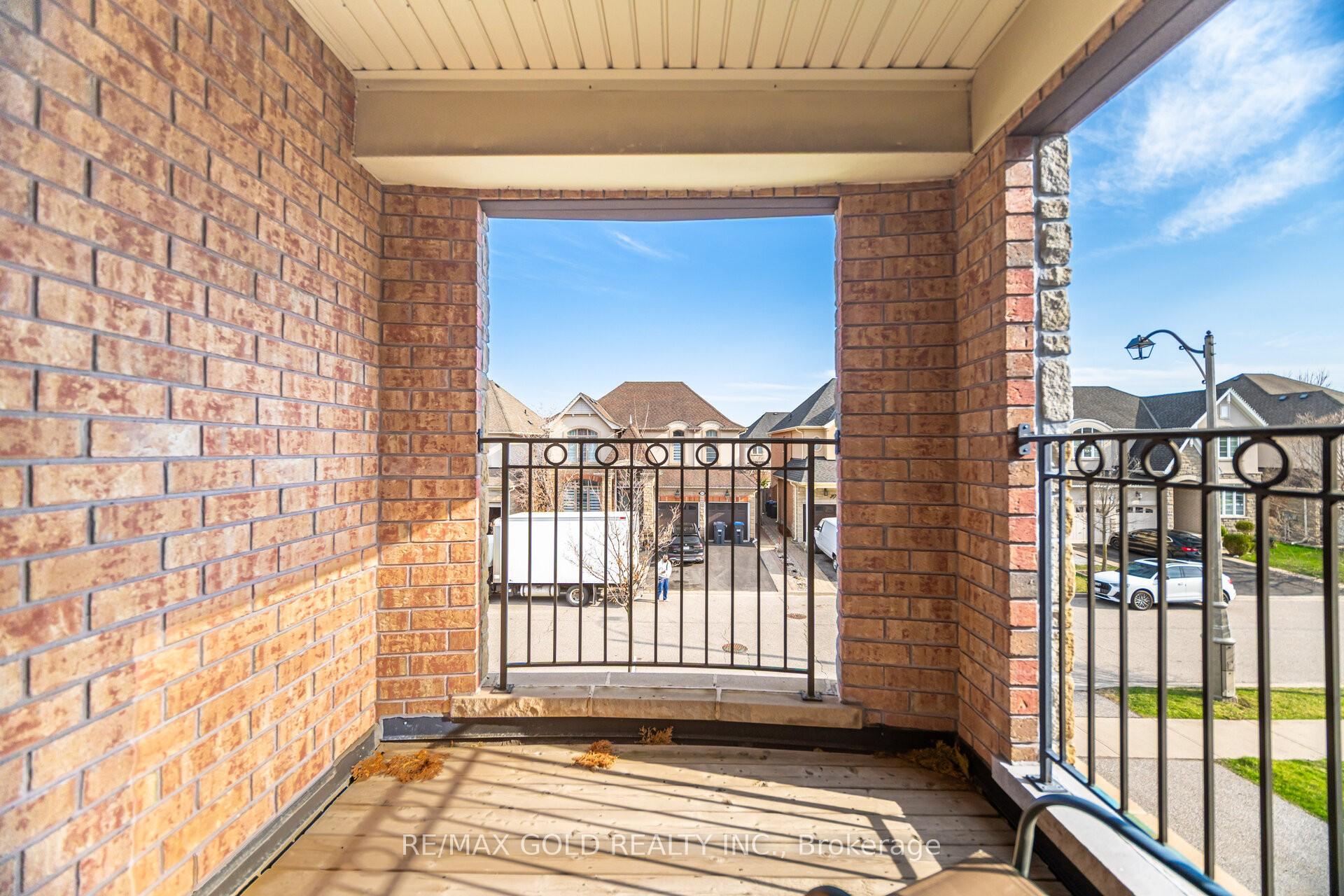 Photo 13 of 40 Vespahills Crescent, Brampton, Bram East — HOMEH
