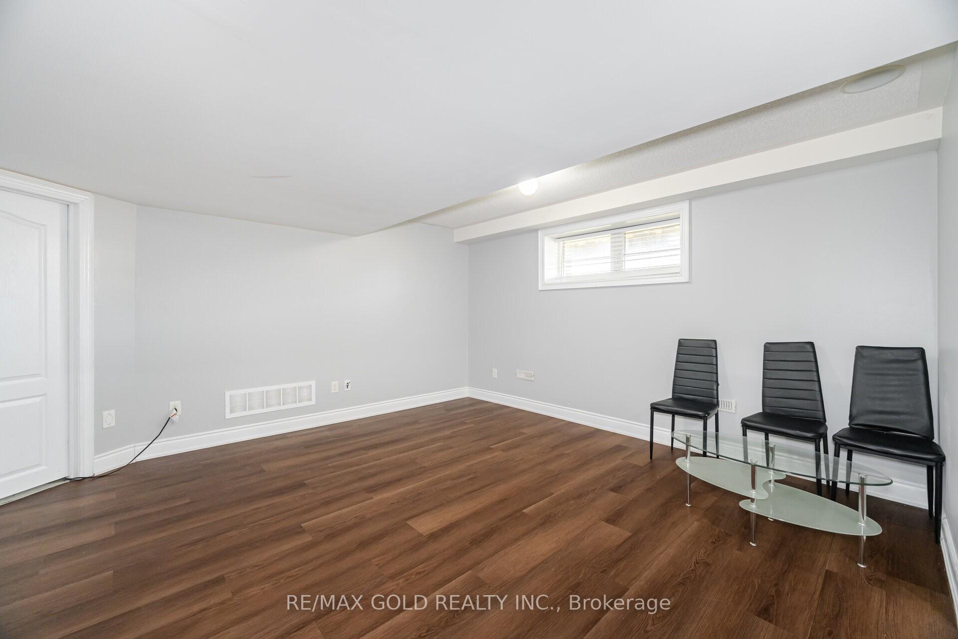 Photo 18 of 40 Vespahills Crescent, Brampton, Bram East — HOMEH
