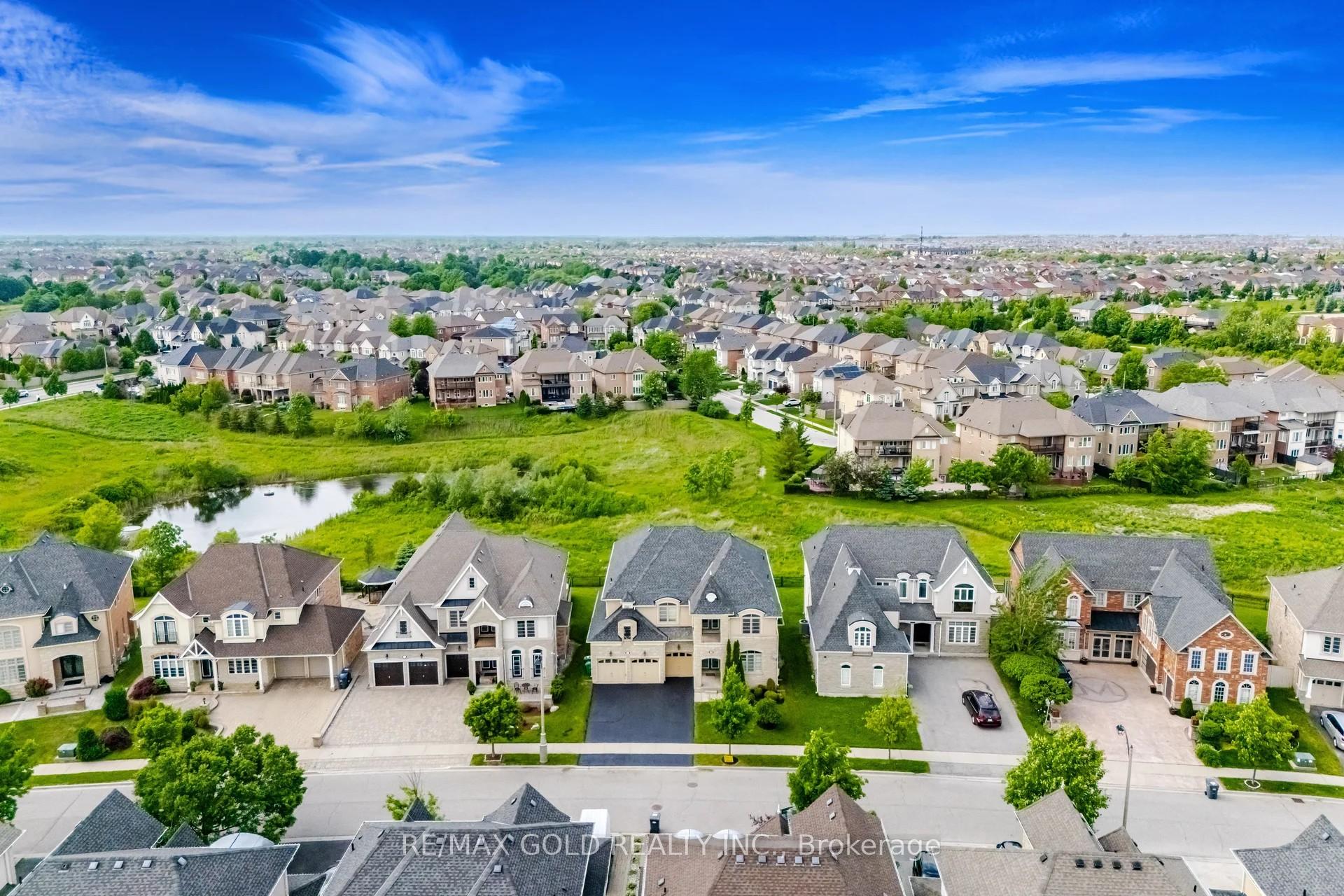 Photo 33 of 40 Vespahills Crescent, Brampton, Bram East — HOMEH