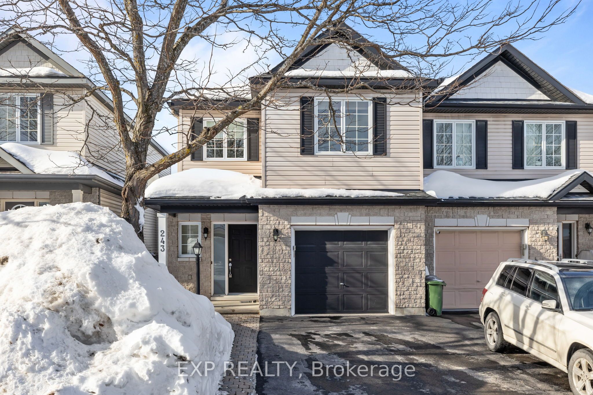 Photo 2 of 243 Deerfox Drive, Ottawa, Barrhaven - Longfields — HOMEH
