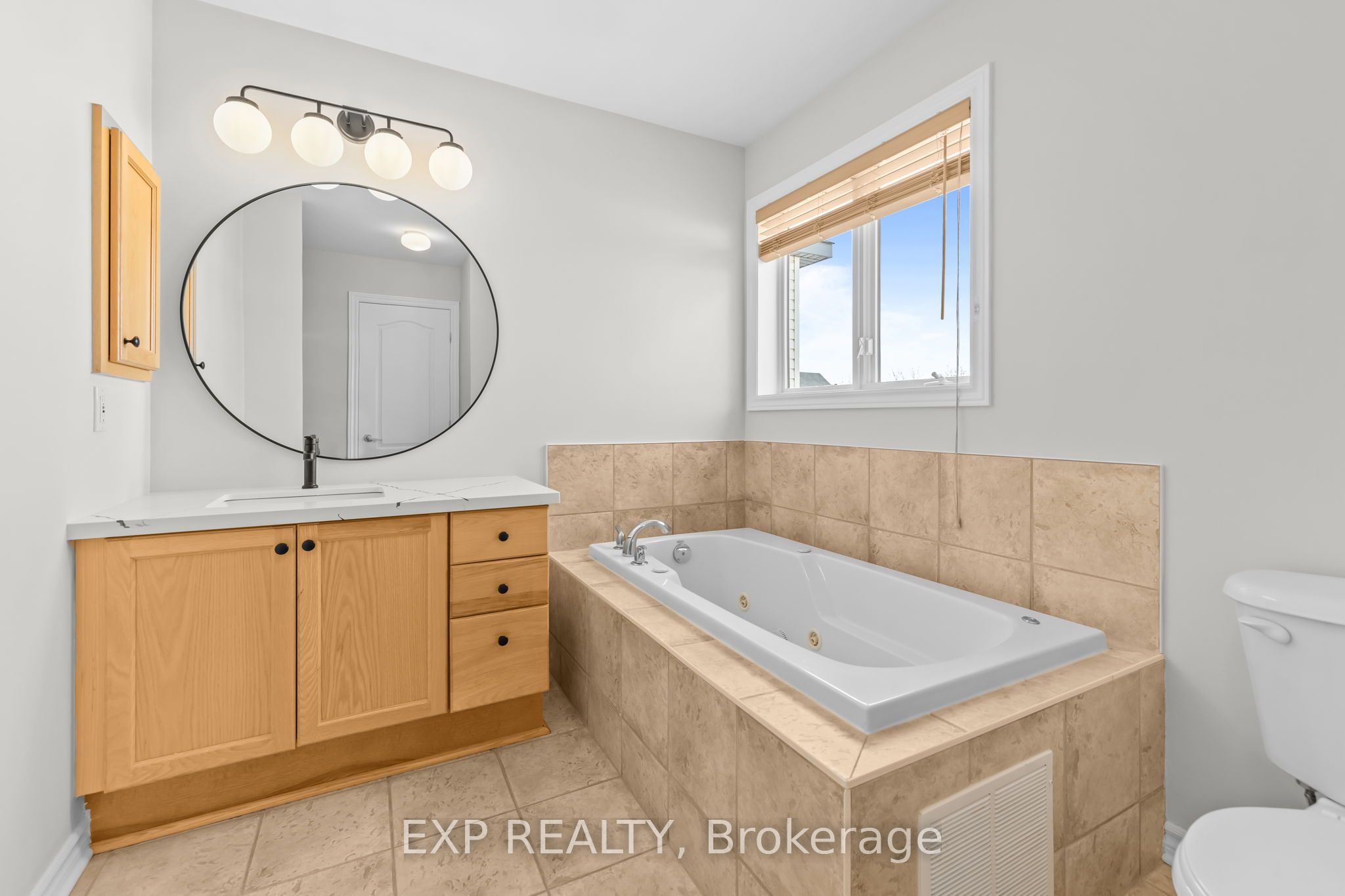 Photo 67 of 243 Deerfox Drive, Ottawa, Barrhaven - Longfields — HOMEH