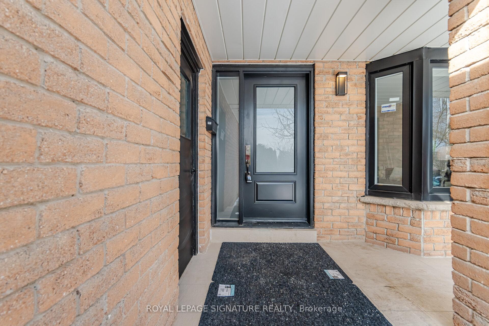 Photo 3 of 2525 Cavendish Drive, Burlington, Brant Hills — HOMEH
