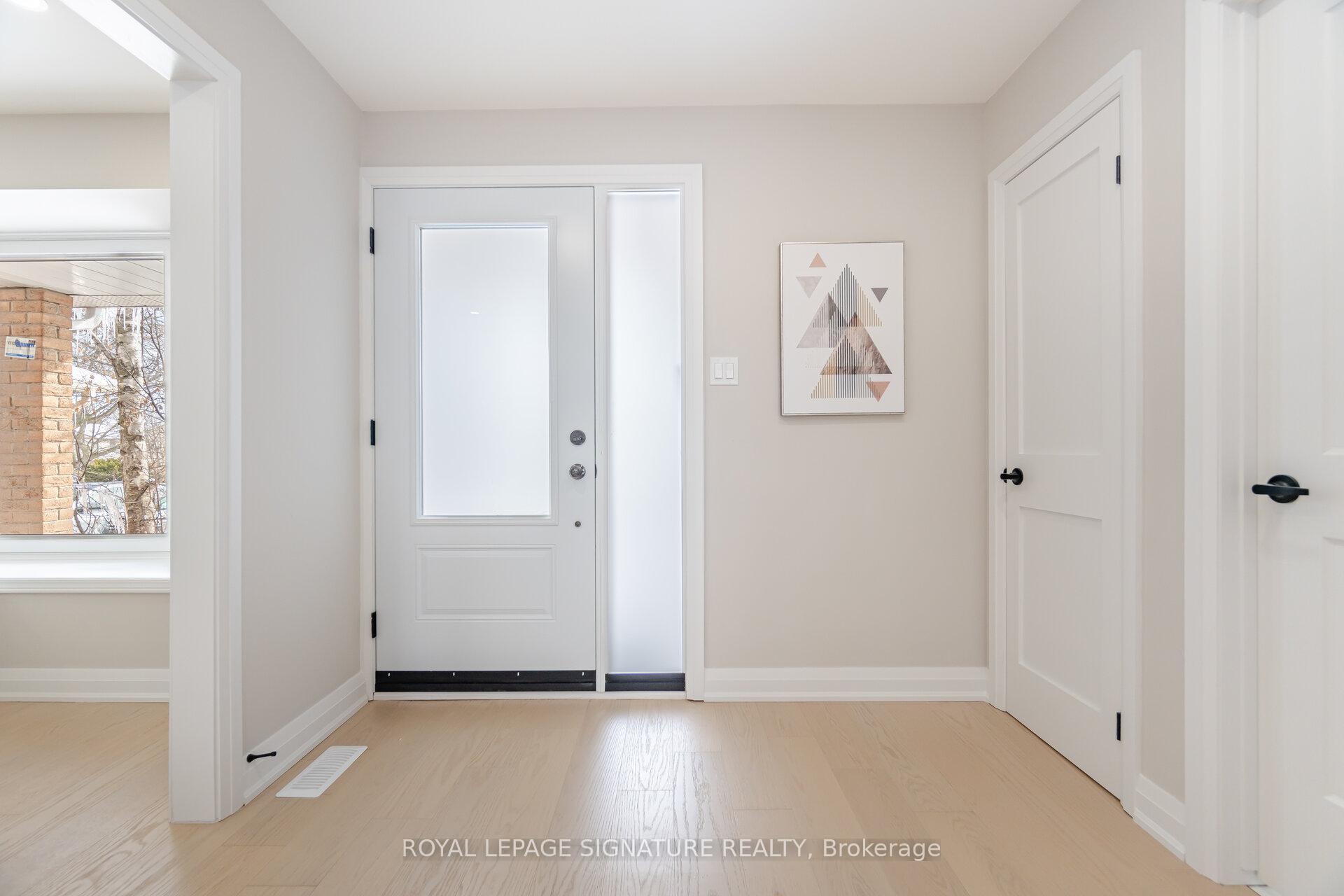 Photo 4 of 2525 Cavendish Drive, Burlington, Brant Hills — HOMEH