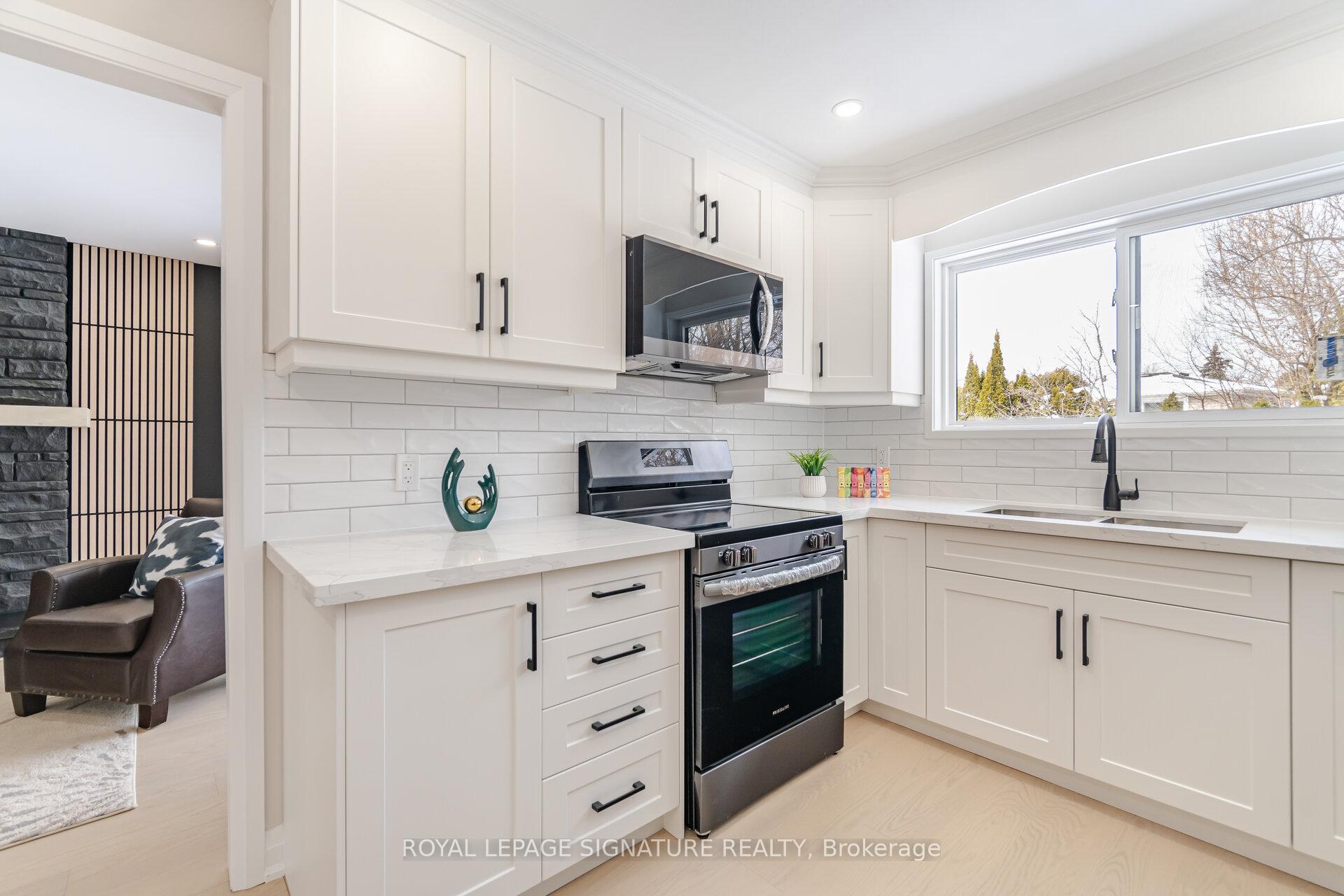 Photo 14 of 2525 Cavendish Drive, Burlington, Brant Hills — HOMEH