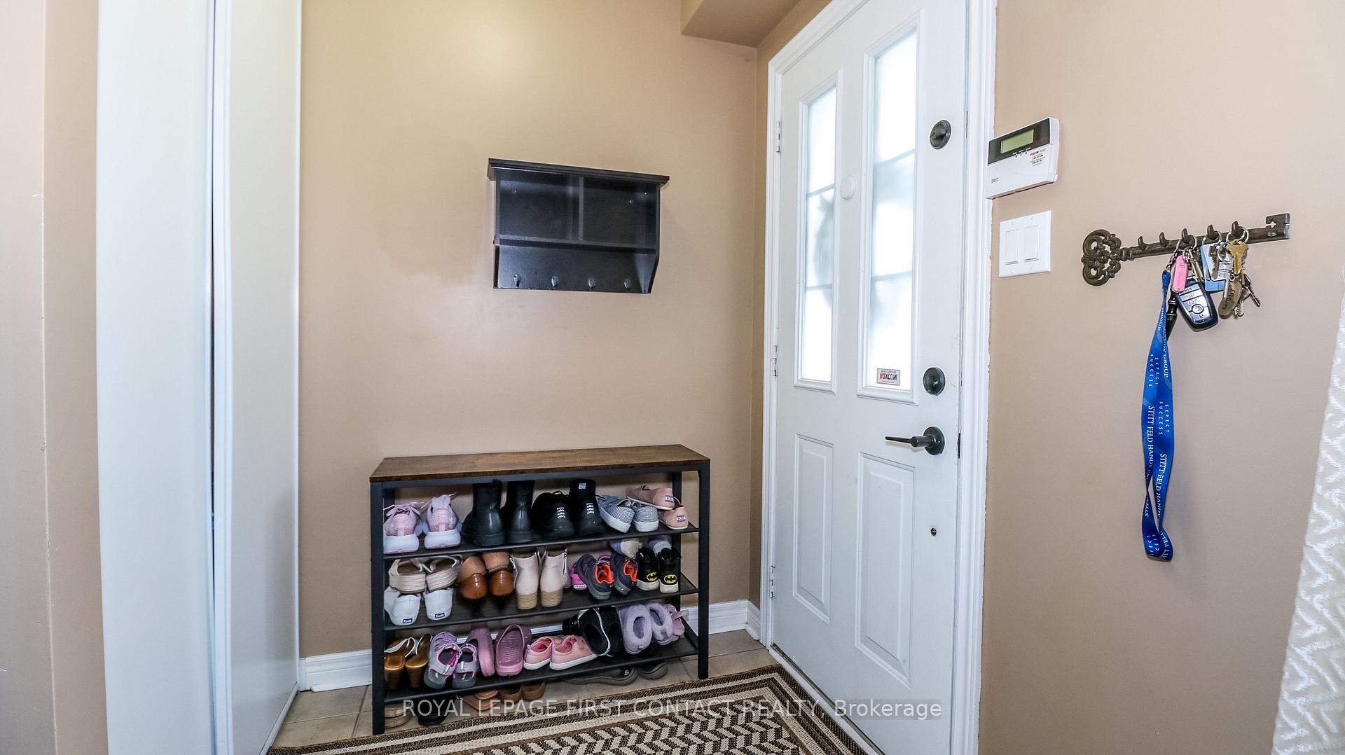 Photo 6 of 122 Thrushwood Drive, Barrie, 400 West — HOMEH