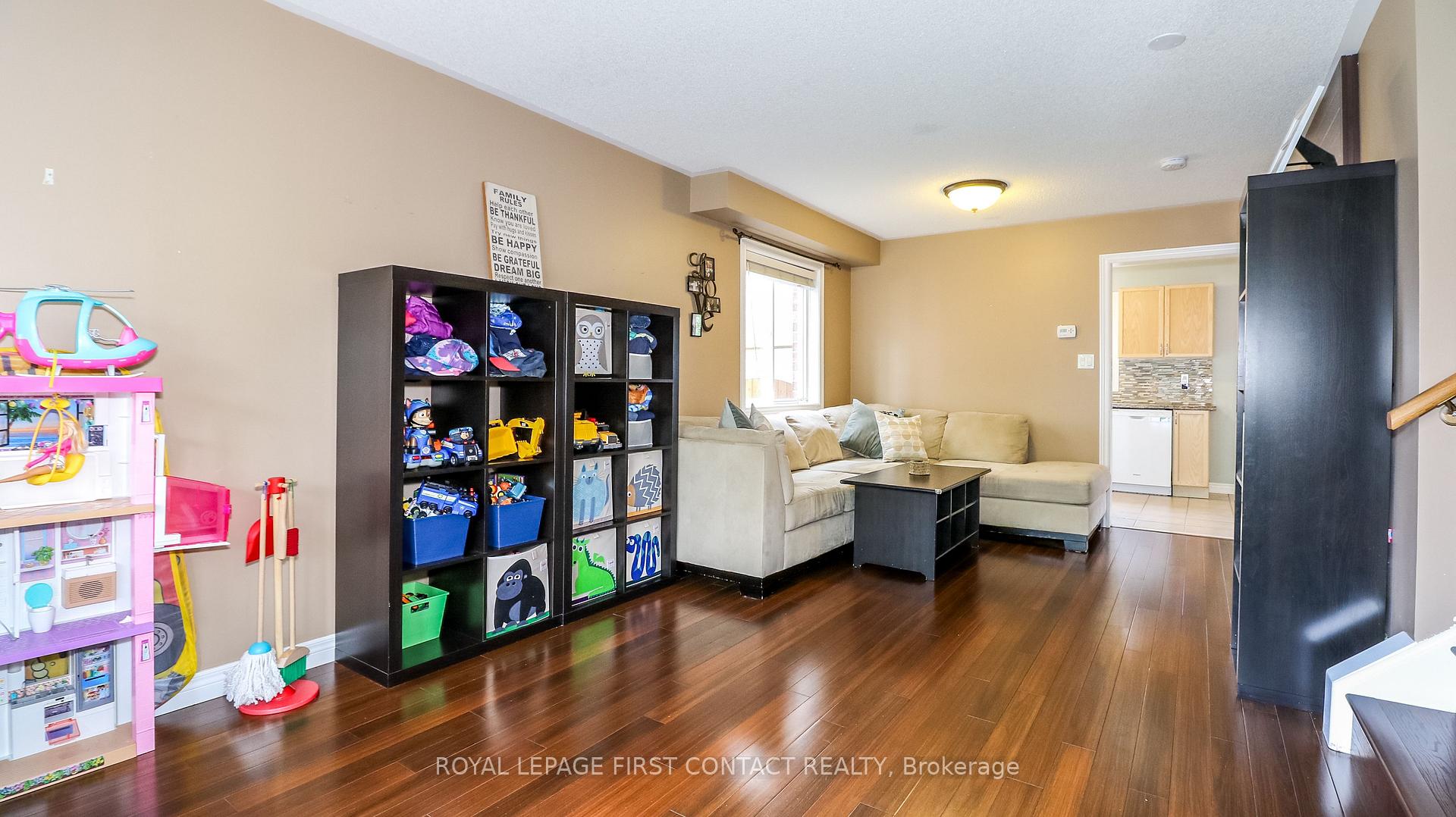 Photo 8 of 122 Thrushwood Drive, Barrie, 400 West — HOMEH