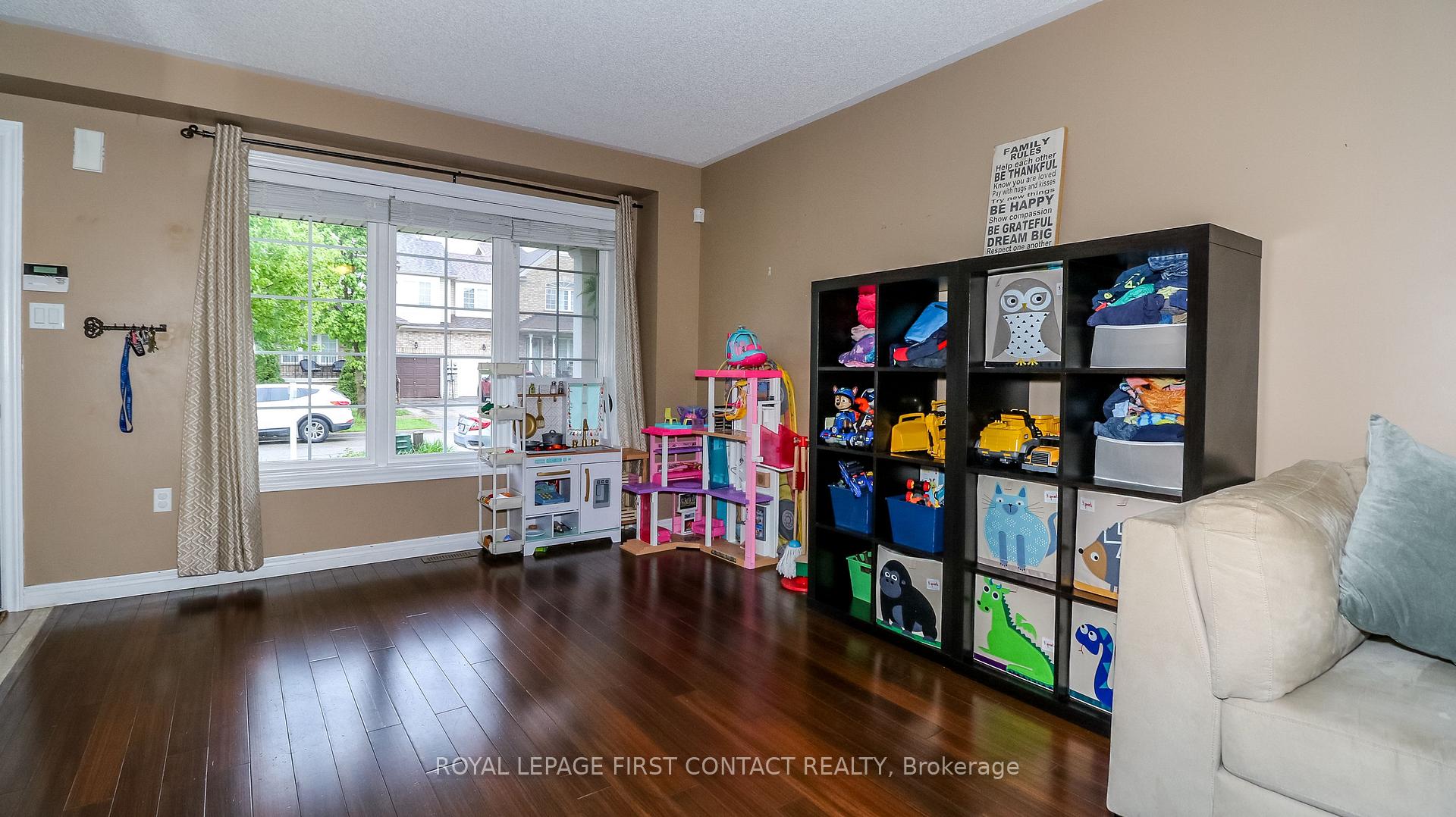 Photo 10 of 122 Thrushwood Drive, Barrie, 400 West — HOMEH