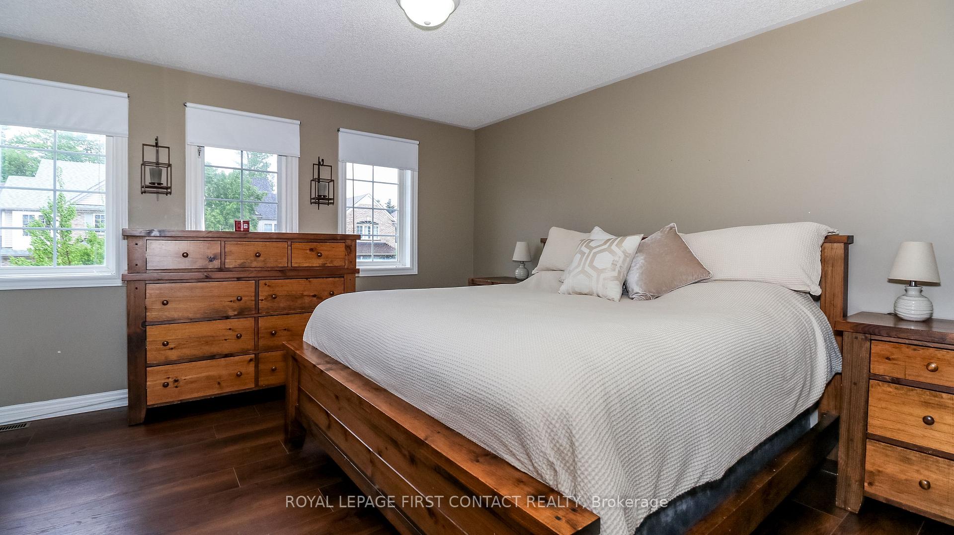 Photo 19 of 122 Thrushwood Drive, Barrie, 400 West — HOMEH