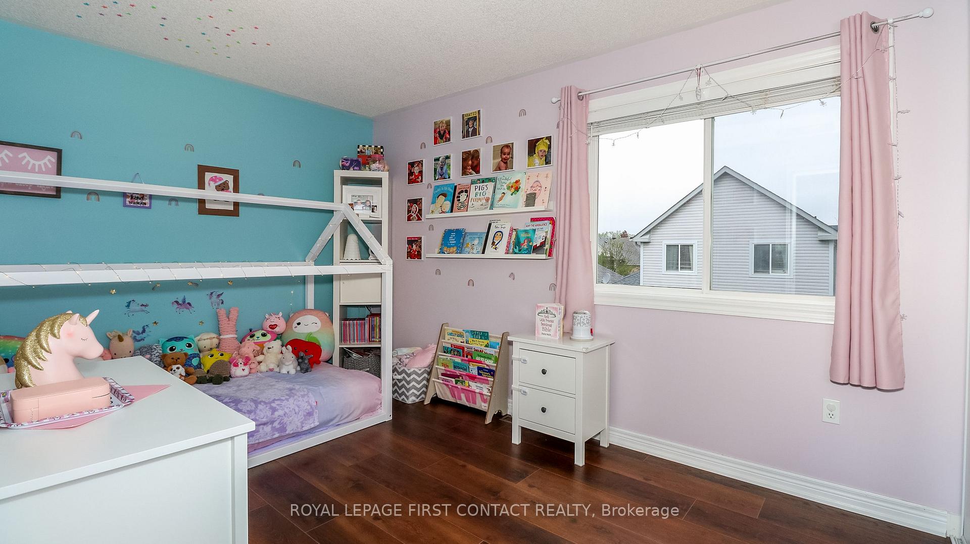 Photo 22 of 122 Thrushwood Drive, Barrie, 400 West — HOMEH
