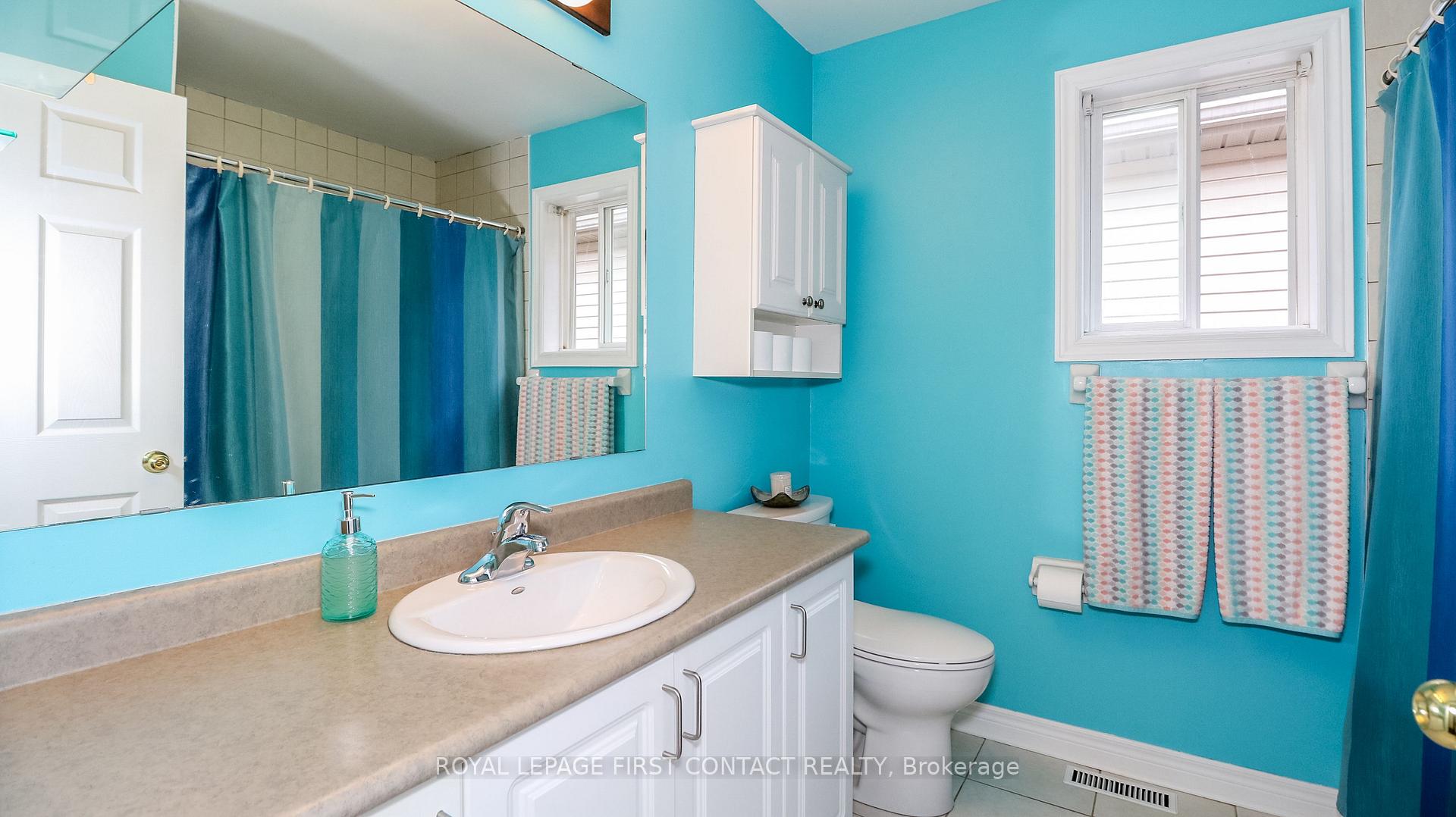 Photo 26 of 122 Thrushwood Drive, Barrie, 400 West — HOMEH