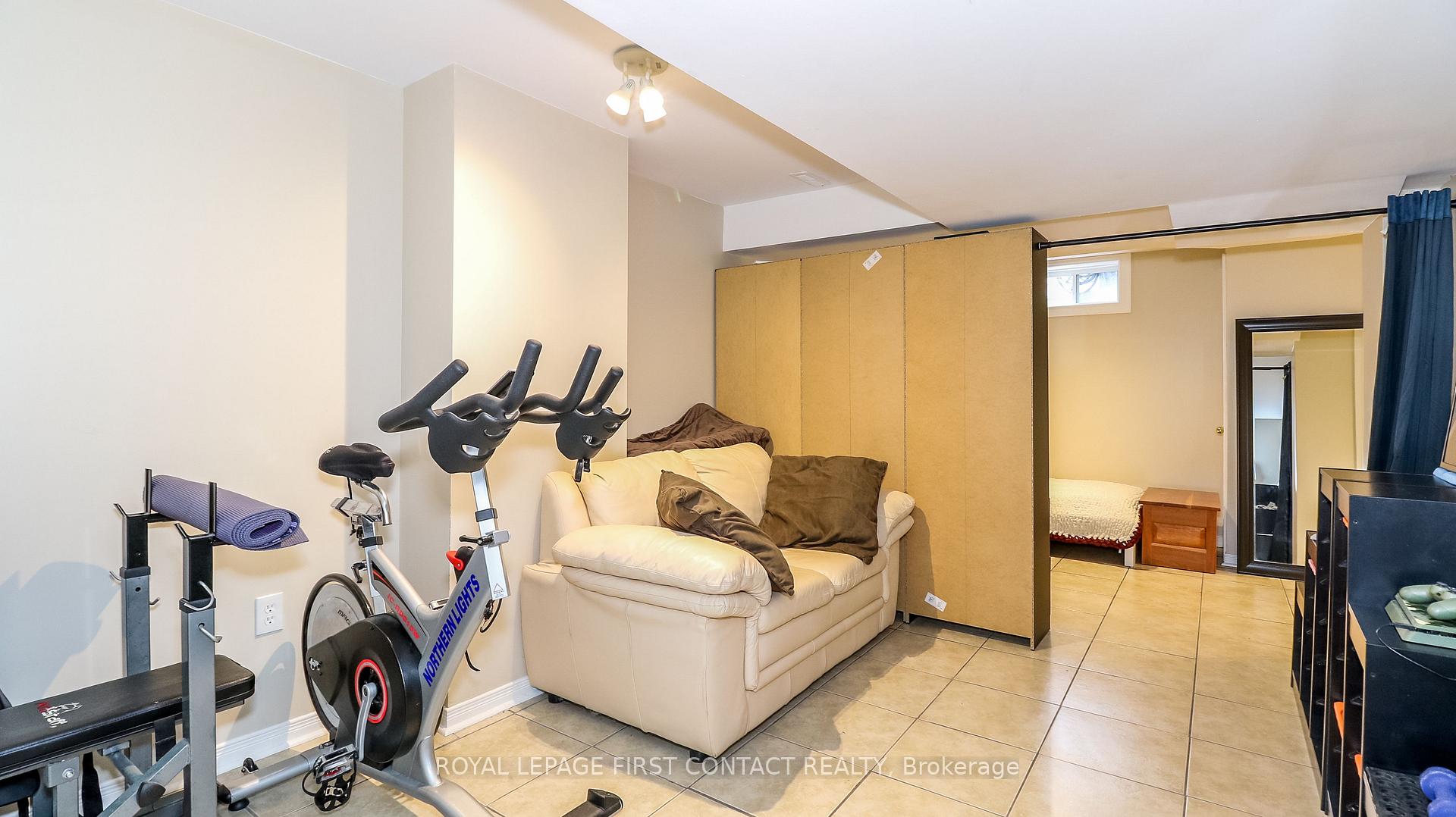 Photo 28 of 122 Thrushwood Drive, Barrie, 400 West — HOMEH