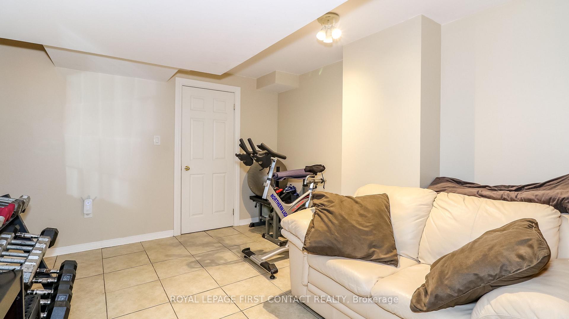 Photo 29 of 122 Thrushwood Drive, Barrie, 400 West — HOMEH