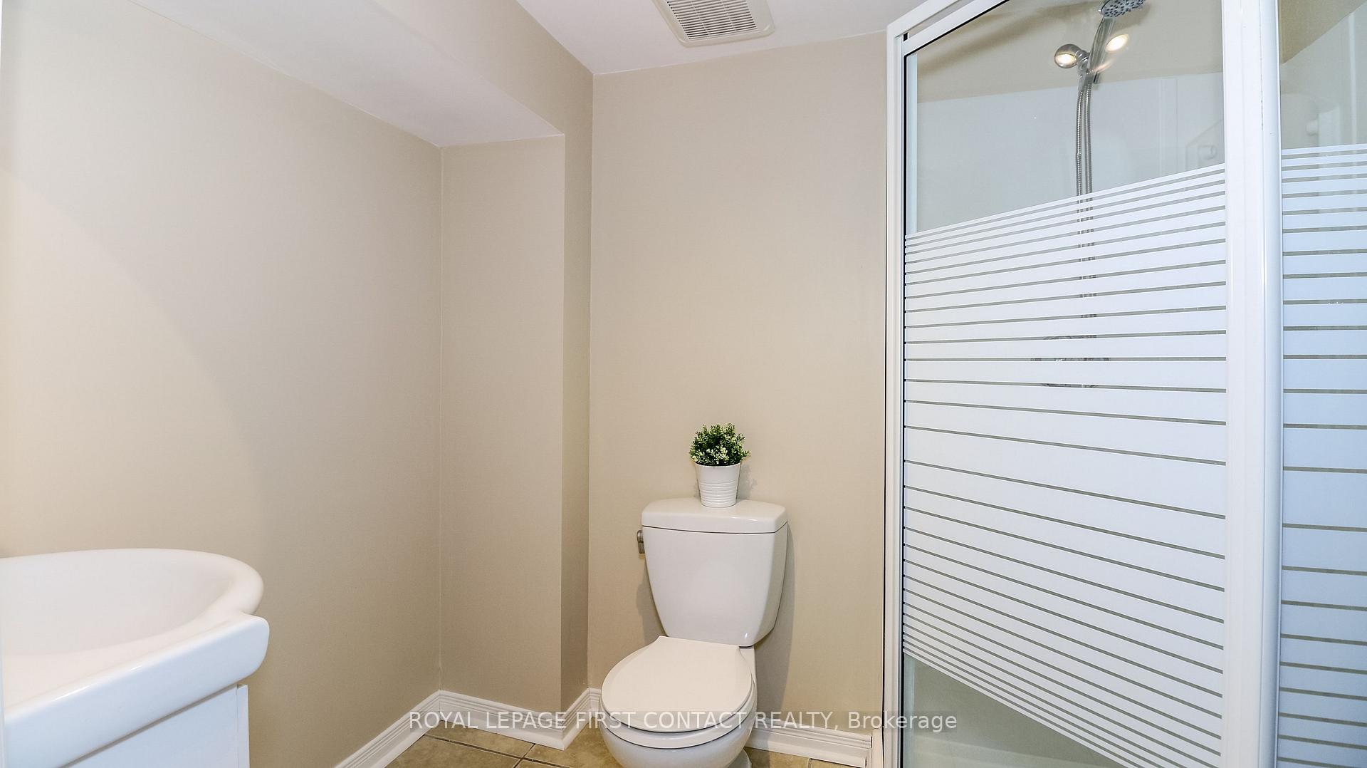Photo 32 of 122 Thrushwood Drive, Barrie, 400 West — HOMEH