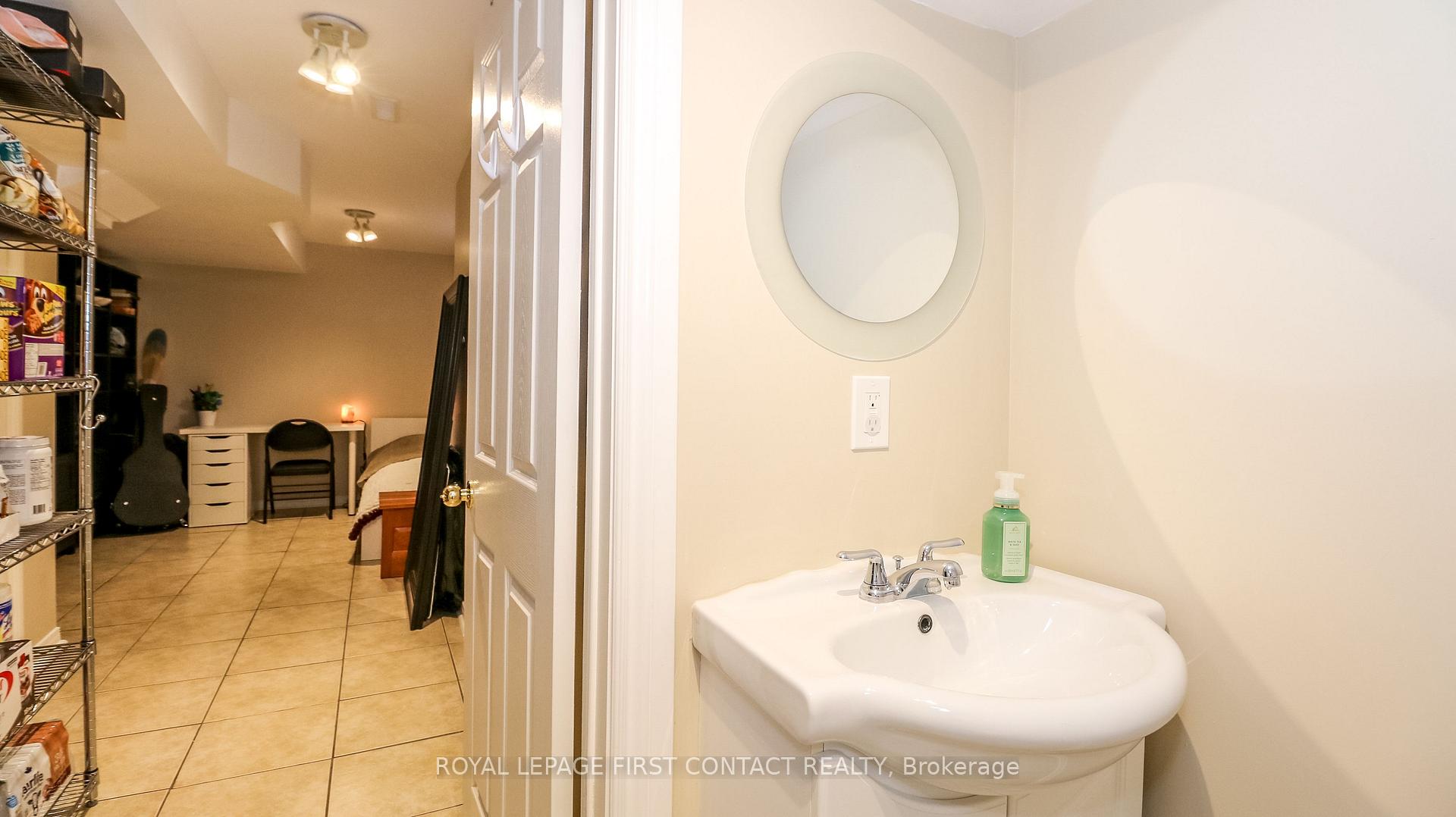 Photo 33 of 122 Thrushwood Drive, Barrie, 400 West — HOMEH