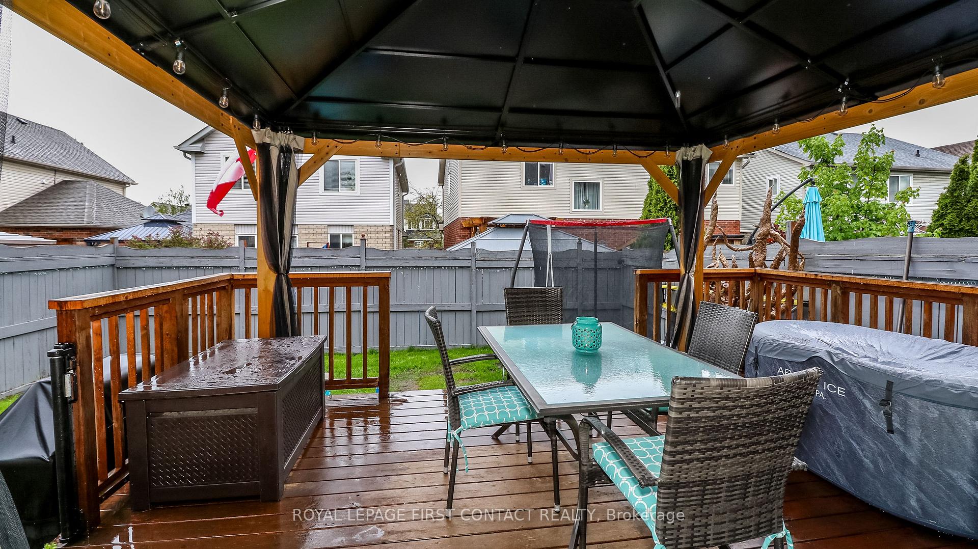 Photo 34 of 122 Thrushwood Drive, Barrie, 400 West — HOMEH