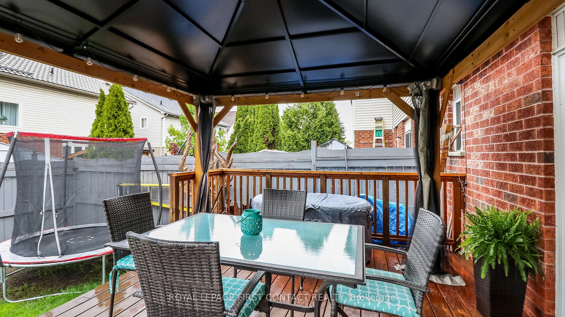 Photo 35 of 122 Thrushwood Drive, Barrie, 400 West — HOMEH