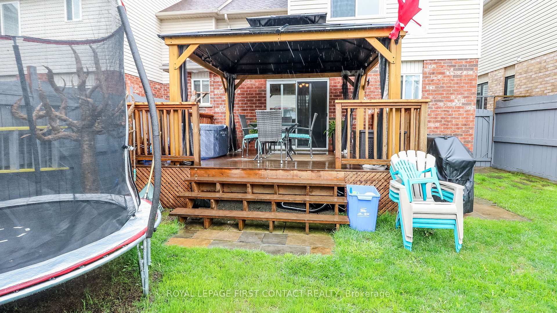 Photo 39 of 122 Thrushwood Drive, Barrie, 400 West — HOMEH