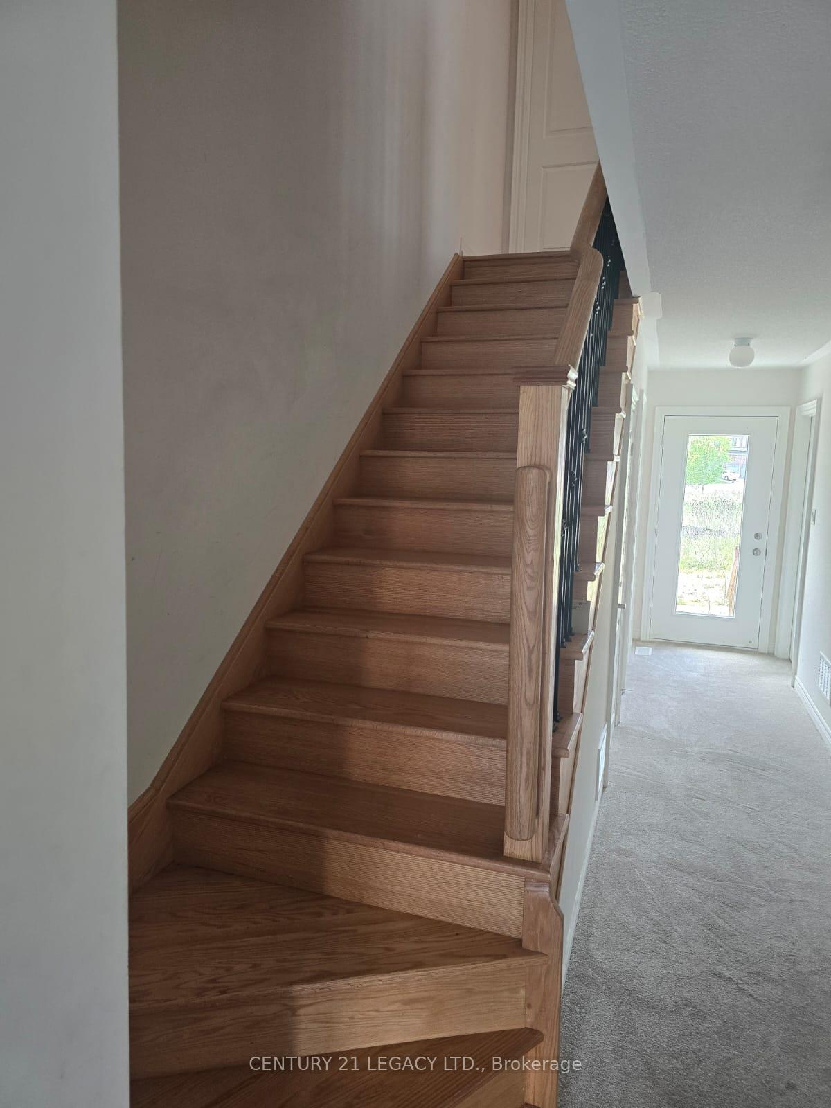 Photo 3 of 4 Queenpost Drive, Brampton, Credit Valley — HOMEH