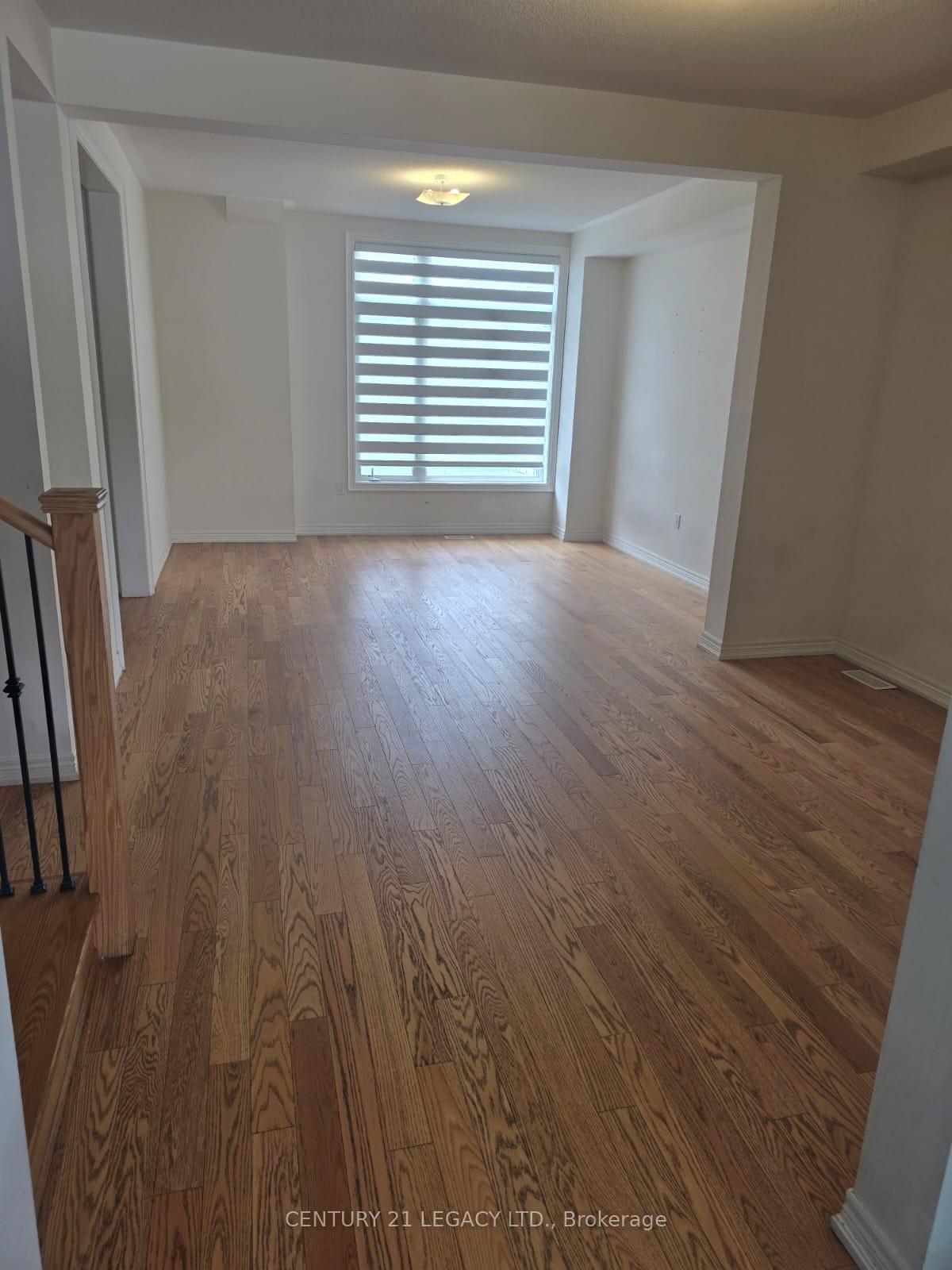 Photo 8 of 4 Queenpost Drive, Brampton, Credit Valley — HOMEH