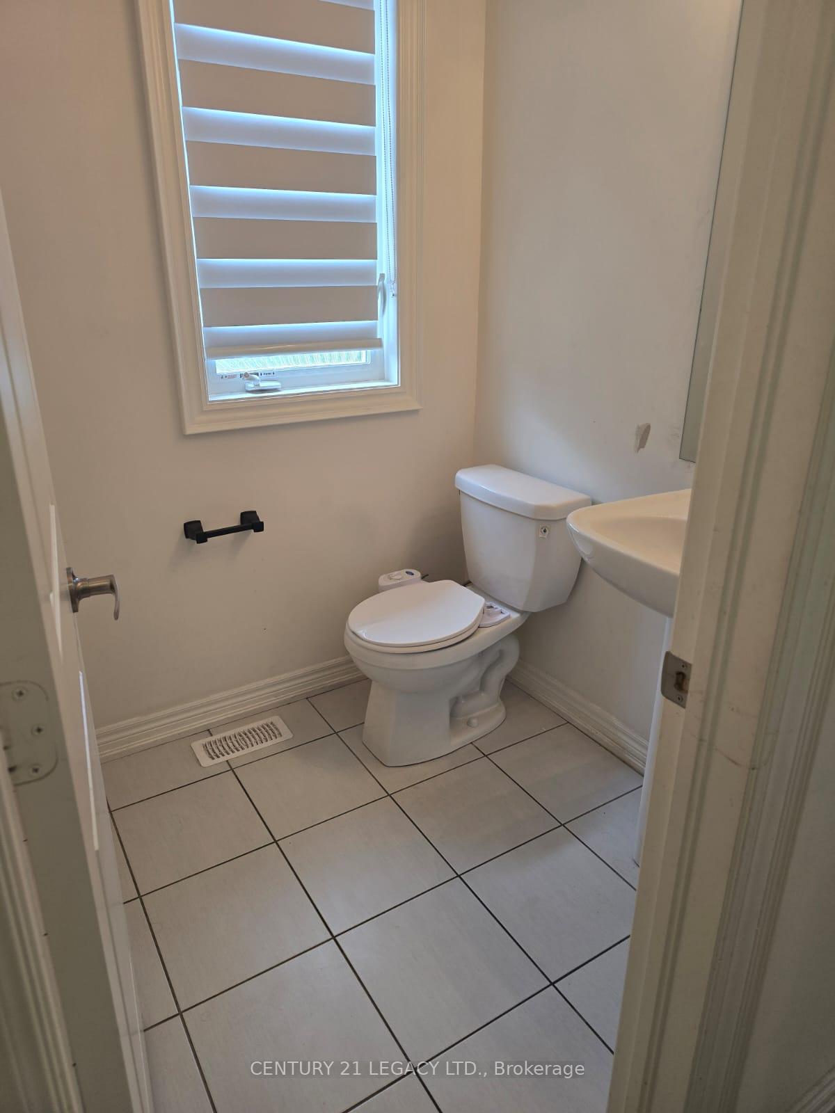 Photo 9 of 4 Queenpost Drive, Brampton, Credit Valley — HOMEH