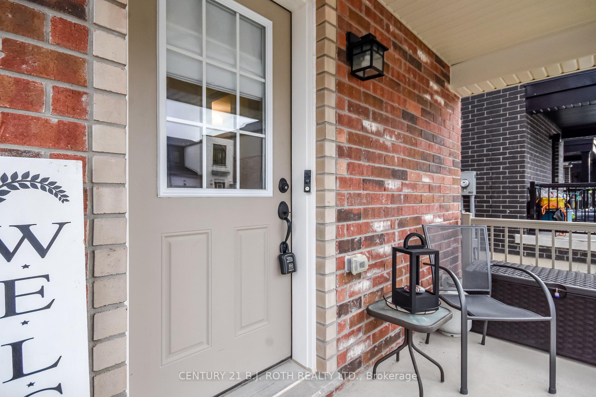 Photo 2 of 32 Hay Lane, Barrie, Rural Barrie Southeast — HOMEH