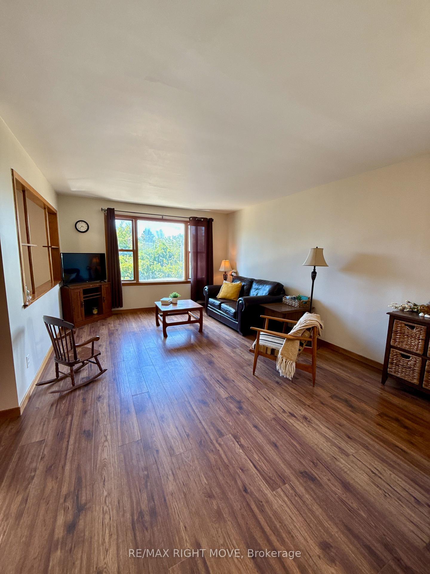 Photo 13 of 449 May Street, Brock, Beaverton — HOMEH