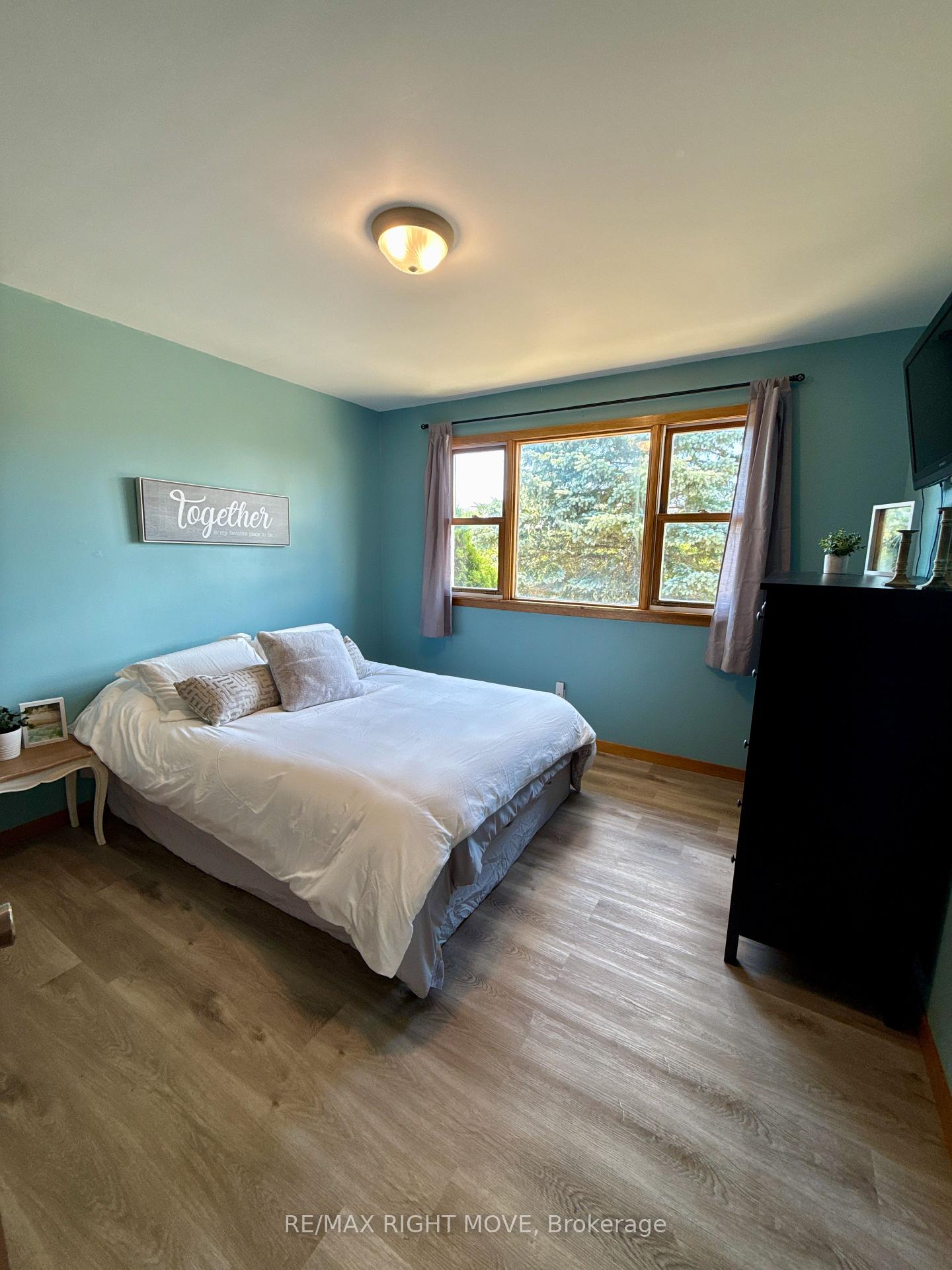 Photo 10 of 449 May Street, Brock, Beaverton — HOMEH
