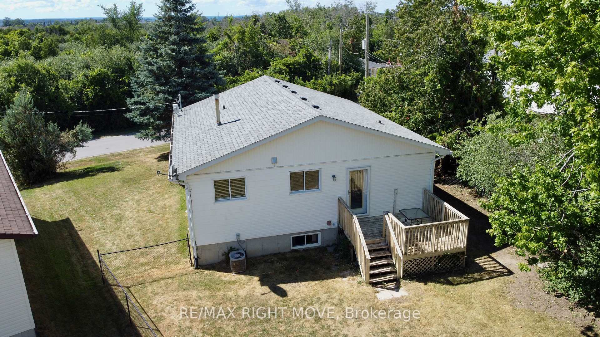 Photo 25 of 449 May Street, Brock, Beaverton — HOMEH