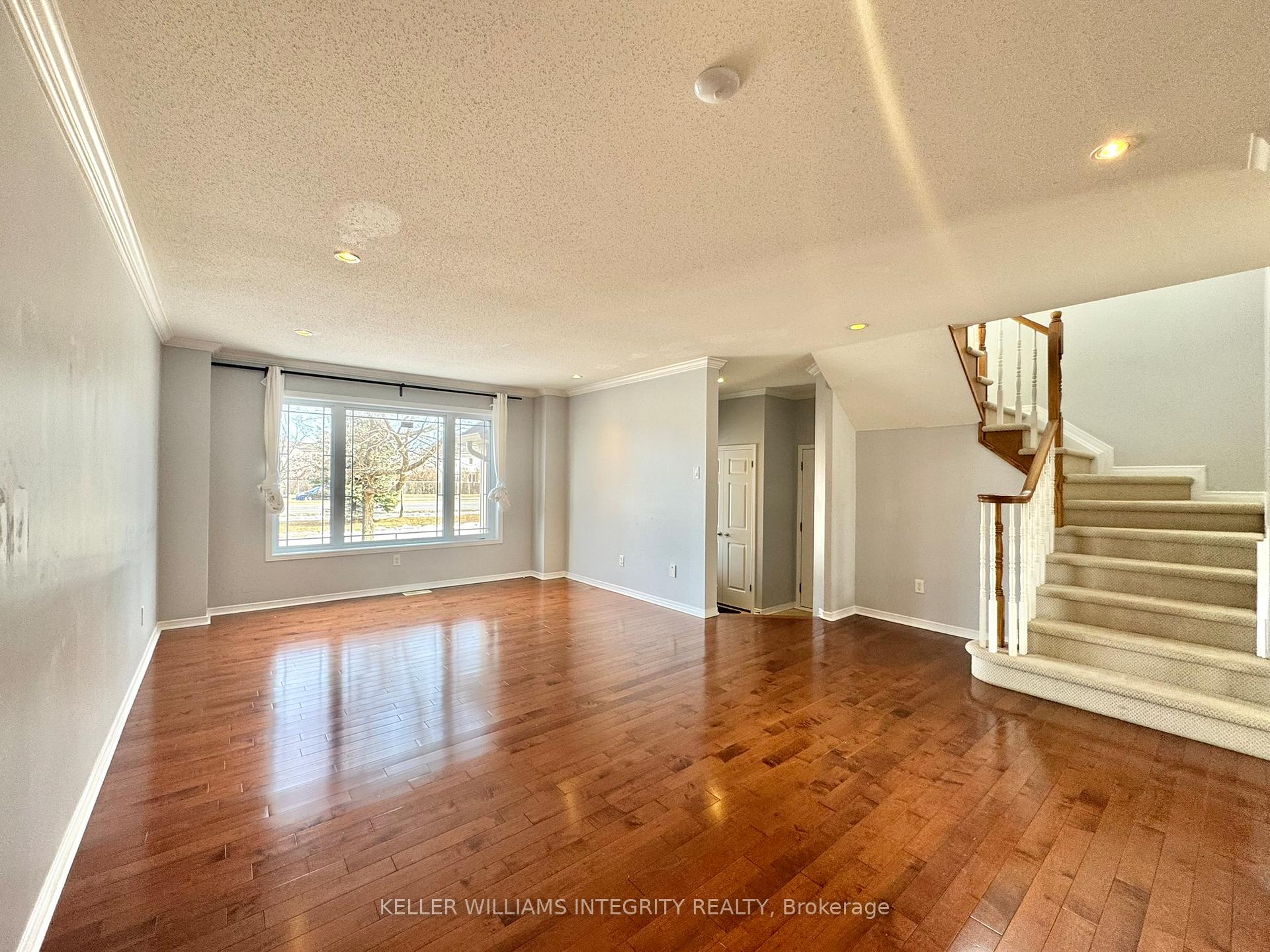 Photo 3 of 224 Highpointe Crescent, Ottawa, Barrhaven - Strandherd — HOMEH