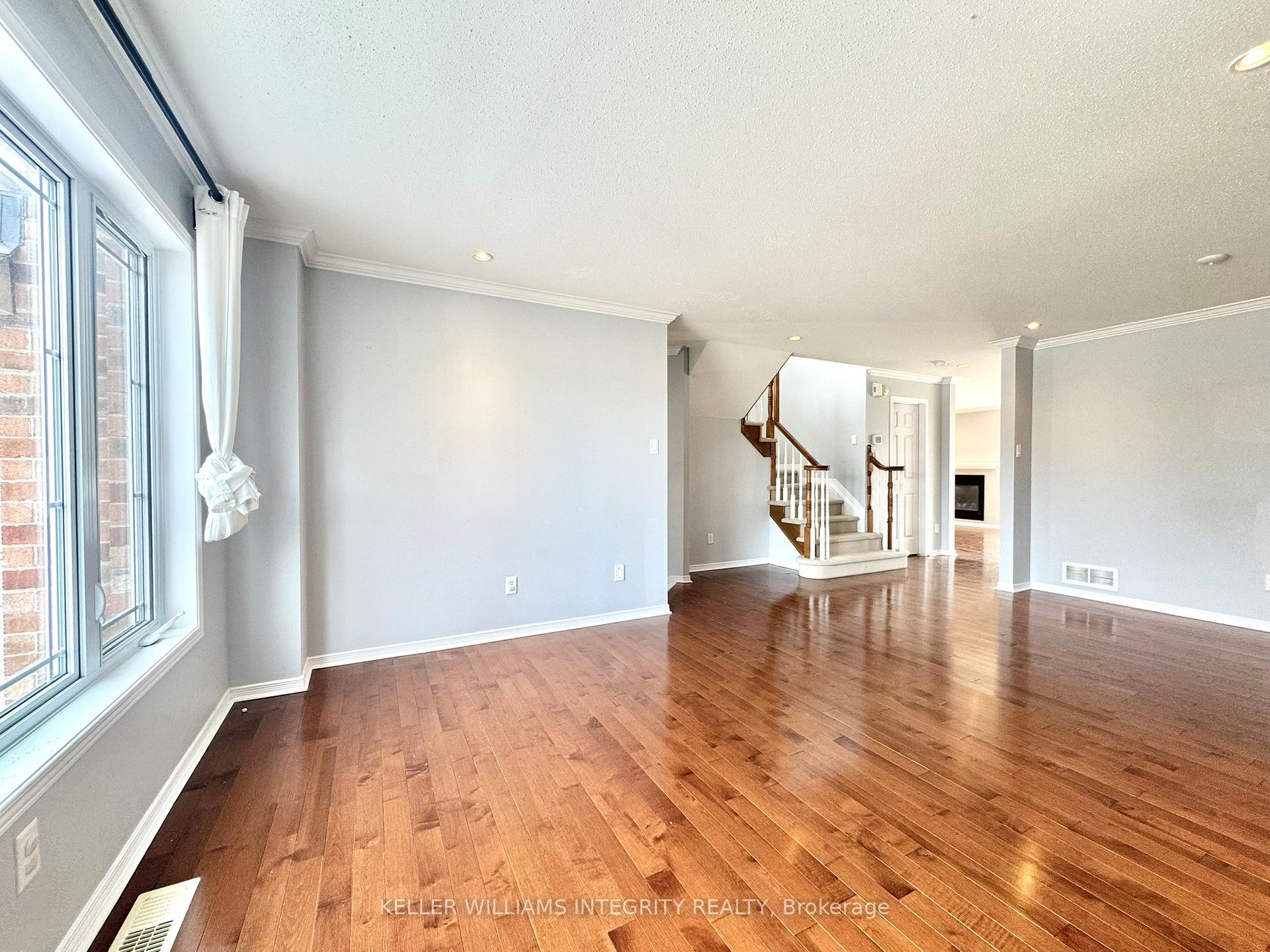 Photo 4 of 224 Highpointe Crescent, Ottawa, Barrhaven - Strandherd — HOMEH