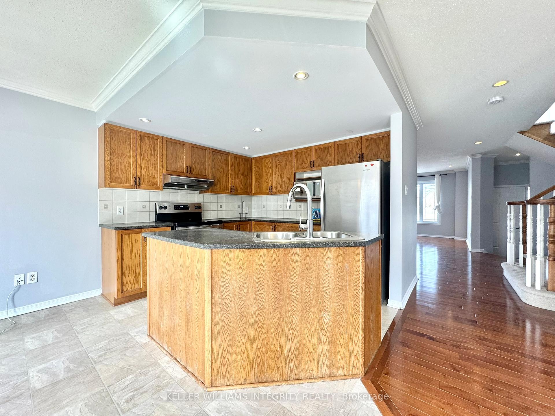 Photo 5 of 224 Highpointe Crescent, Ottawa, Barrhaven - Strandherd — HOMEH