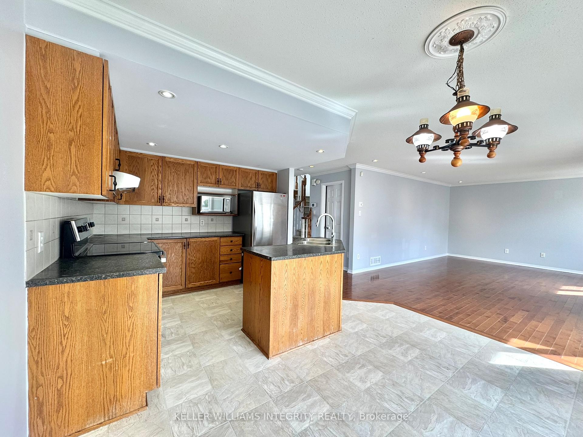 Photo 6 of 224 Highpointe Crescent, Ottawa, Barrhaven - Strandherd — HOMEH